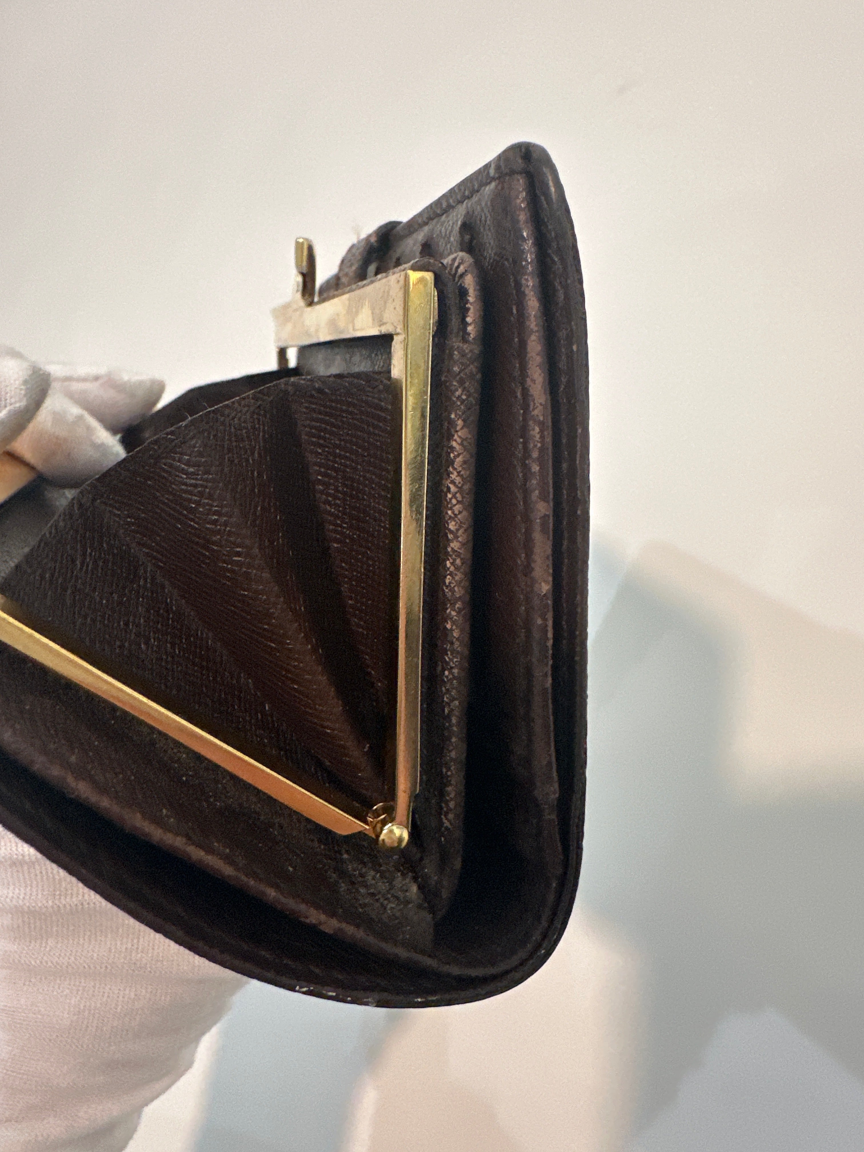 Vintage Damier Kisslock Louis Vuitton wallet