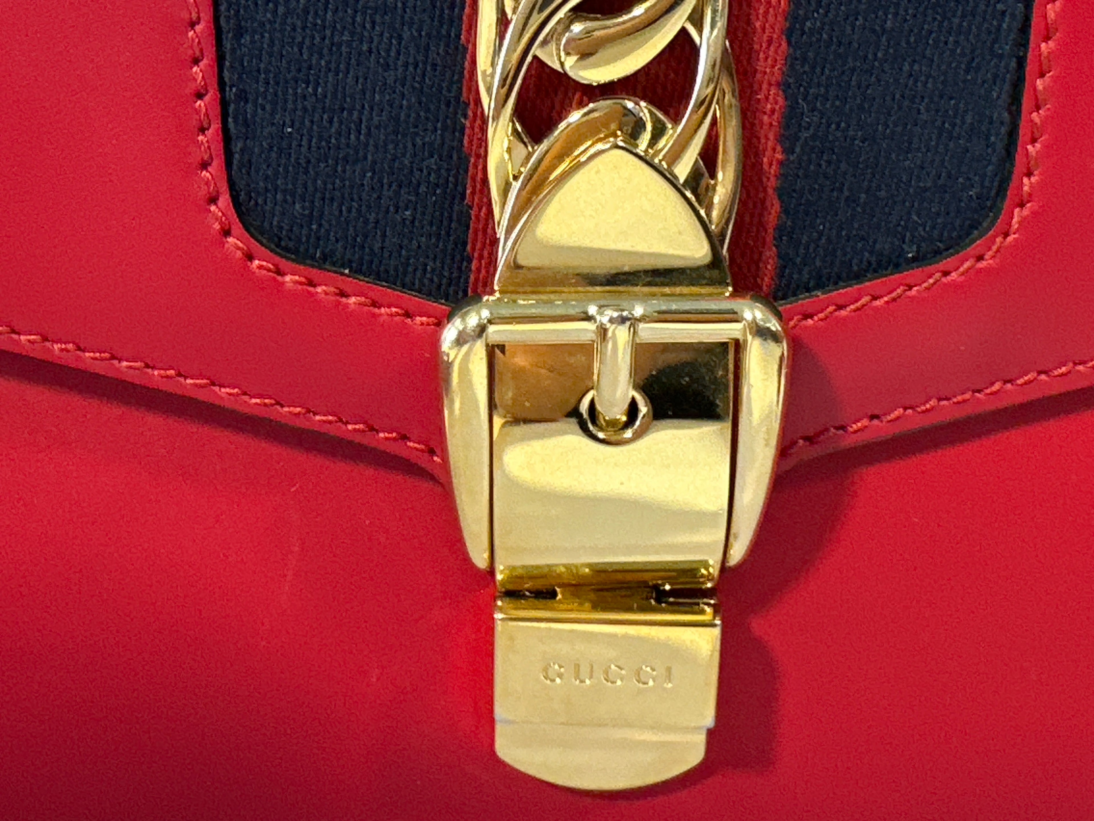 GUCCI Sylvie calfskin leather bag hibiscus red. Handbag red and green gold chain with COA