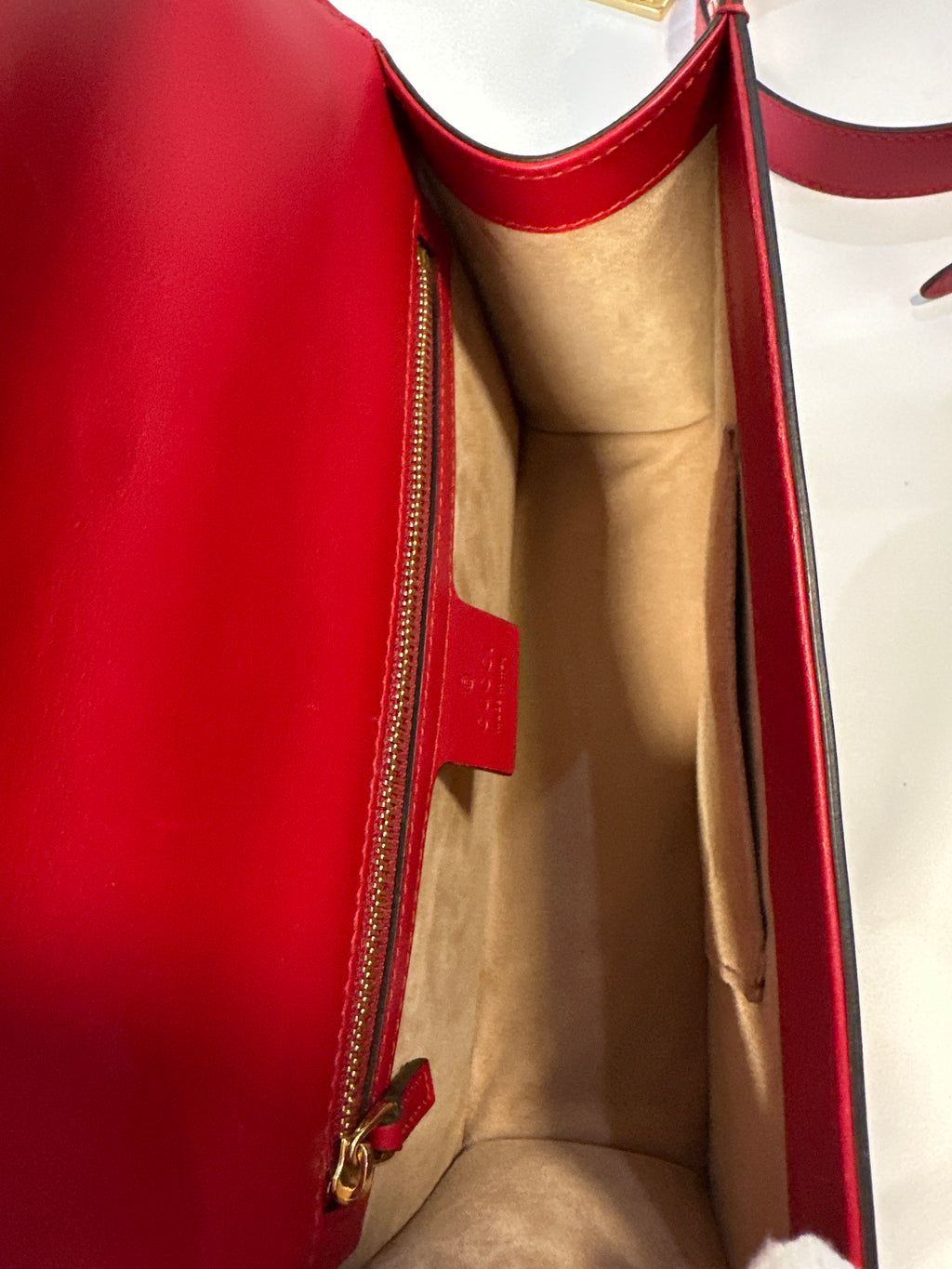 GUCCI Sylvie calfskin leather bag hibiscus red. Handbag red and green gold chain with COA