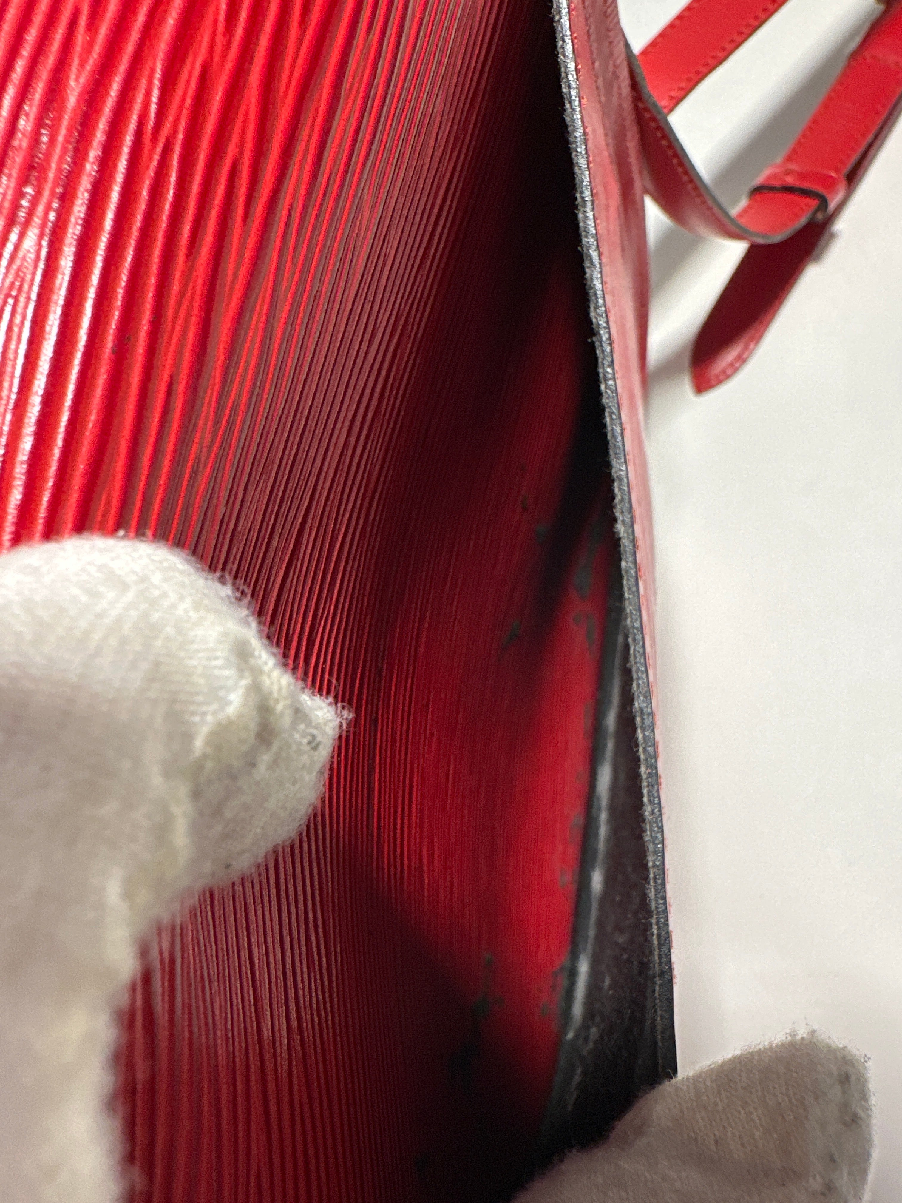 Vintage Louis Vuitton Epi Saint Cloud Shoulder Bag Red with COA