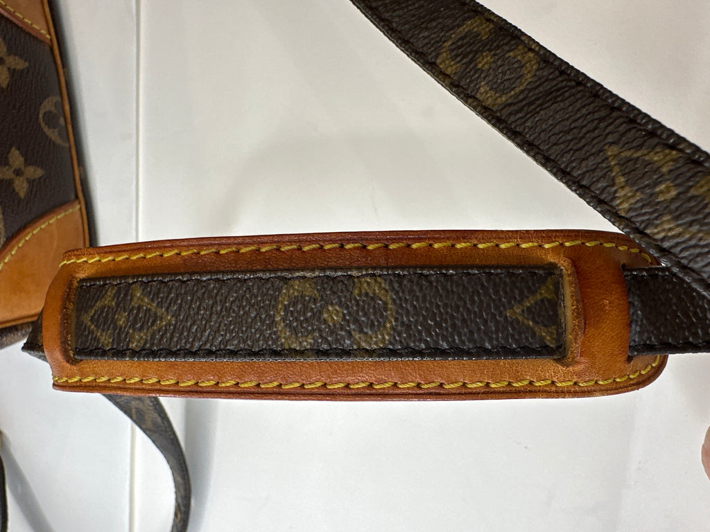 Vintage LOUIS VUITTON DANUBE CROSSBODY SHOULDER BAG MONOGRAM