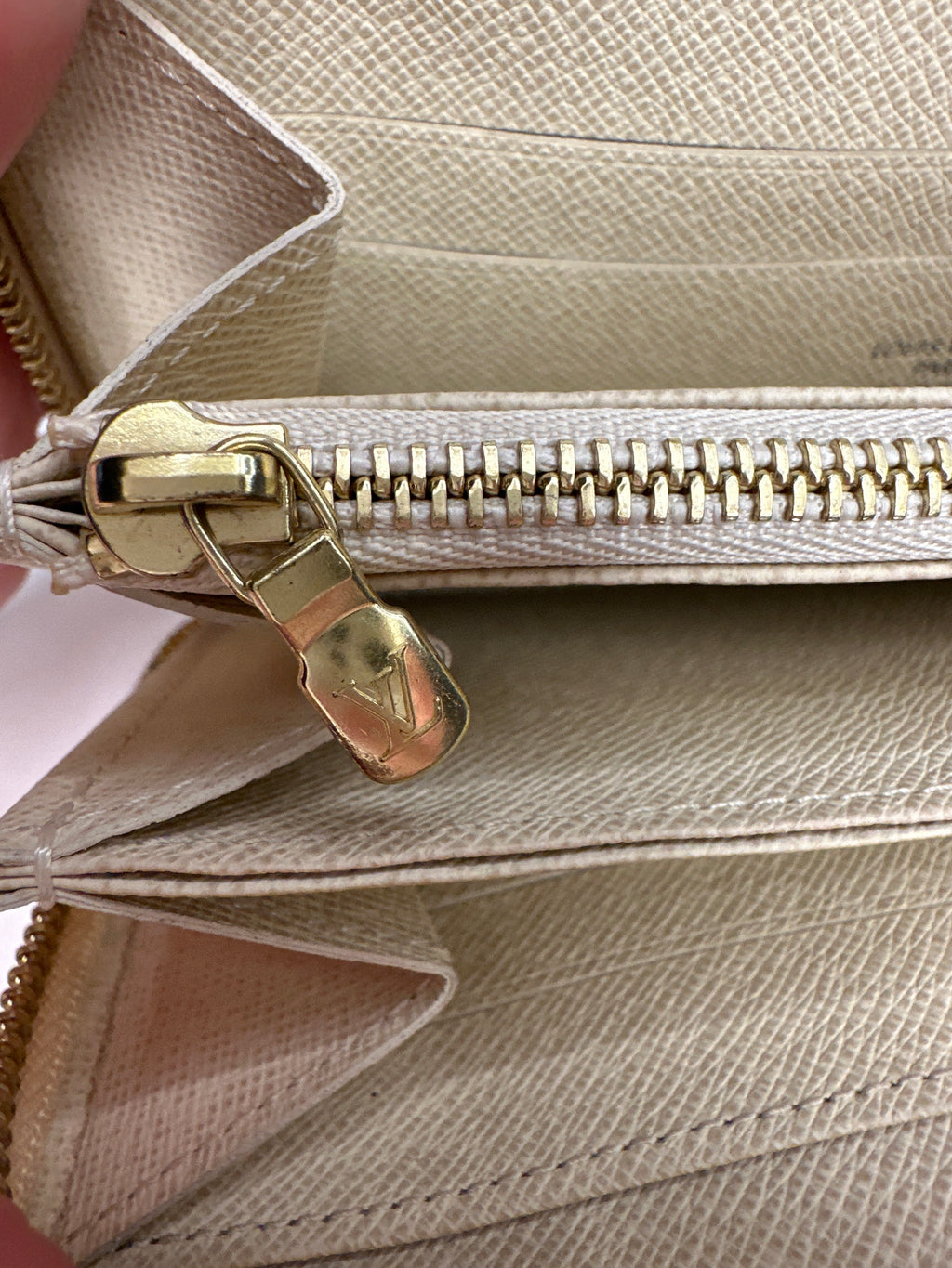 Louis Vuitton Damier Azur Zippy Wallet 2012 - with authentication card