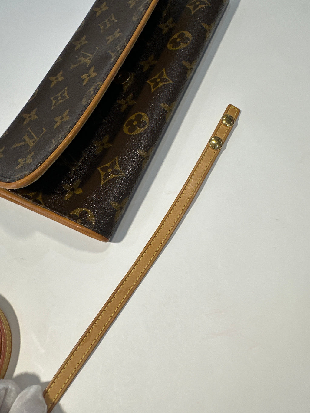 Vintage LOUIS VUITTON Monogram Pochette Twin GM with dust bag 2000