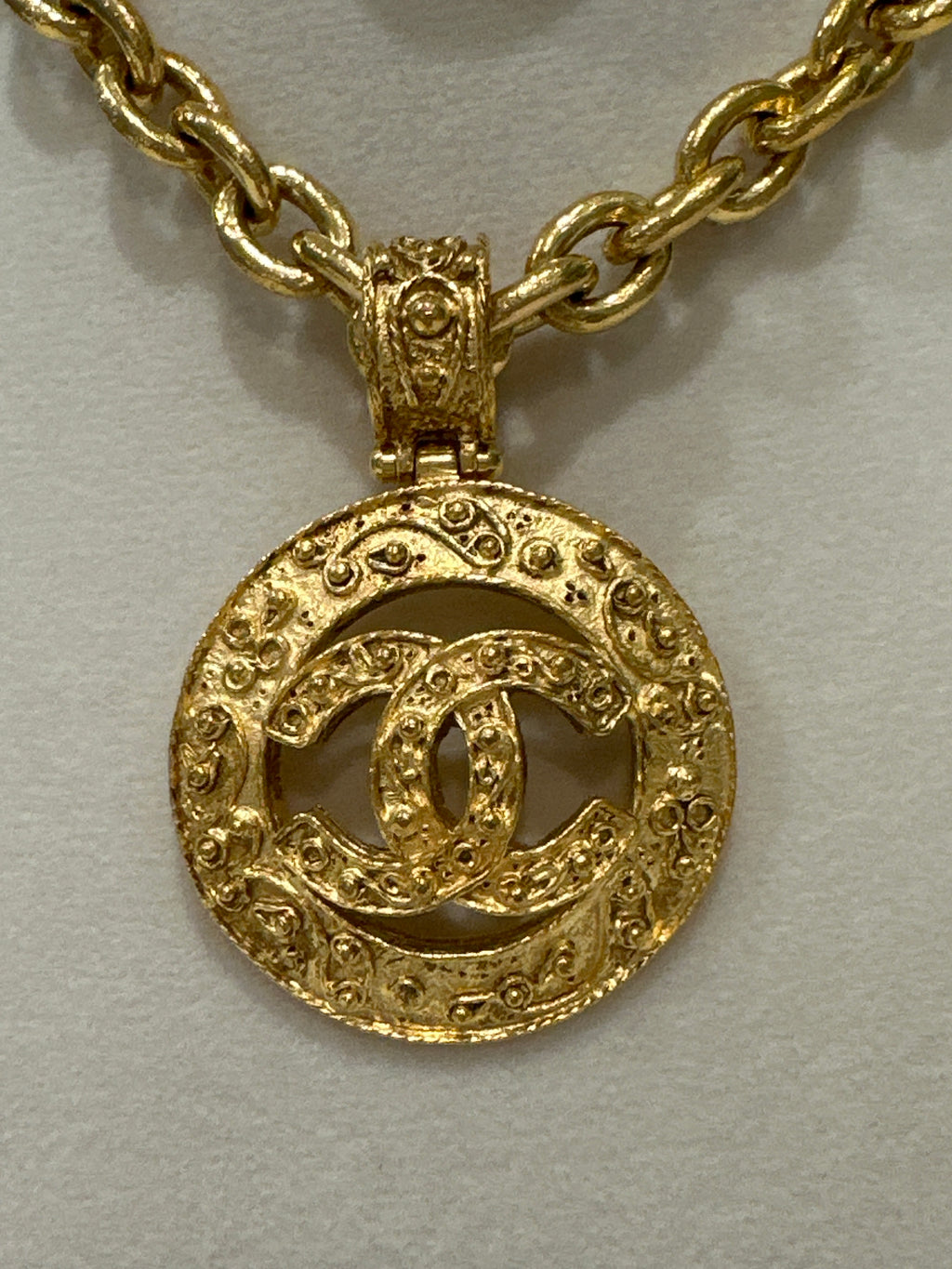 CHANEL CC Logo Round Vintage Necklace 26" Gold Tone