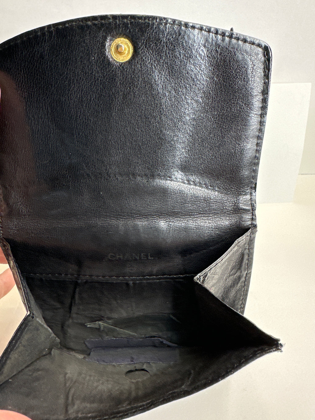 Vintage CHANEL Caviar Skin Bifold Wallet