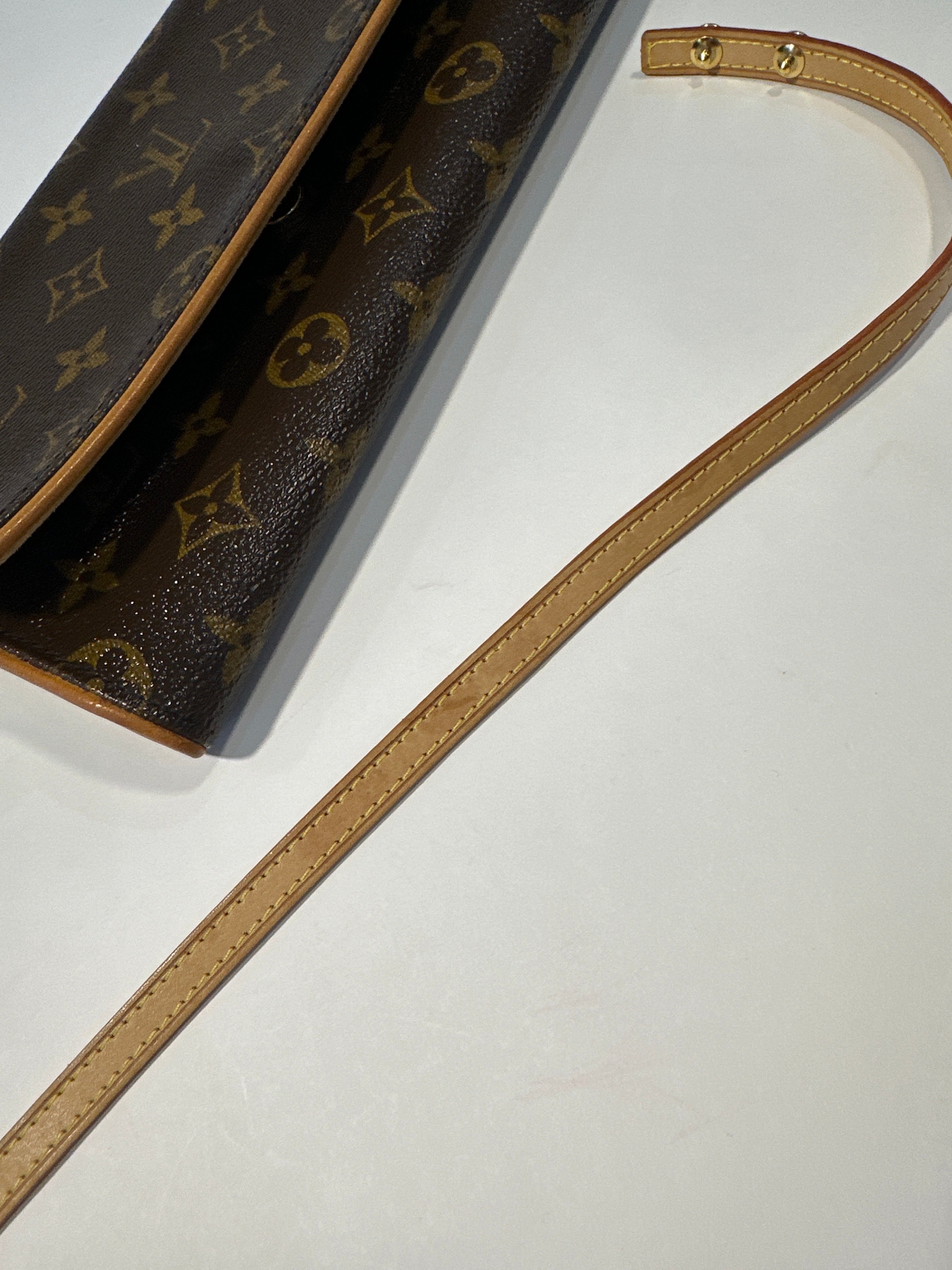 Vintage LOUIS VUITTON Monogram Pochette Twin GM with dust bag 2000