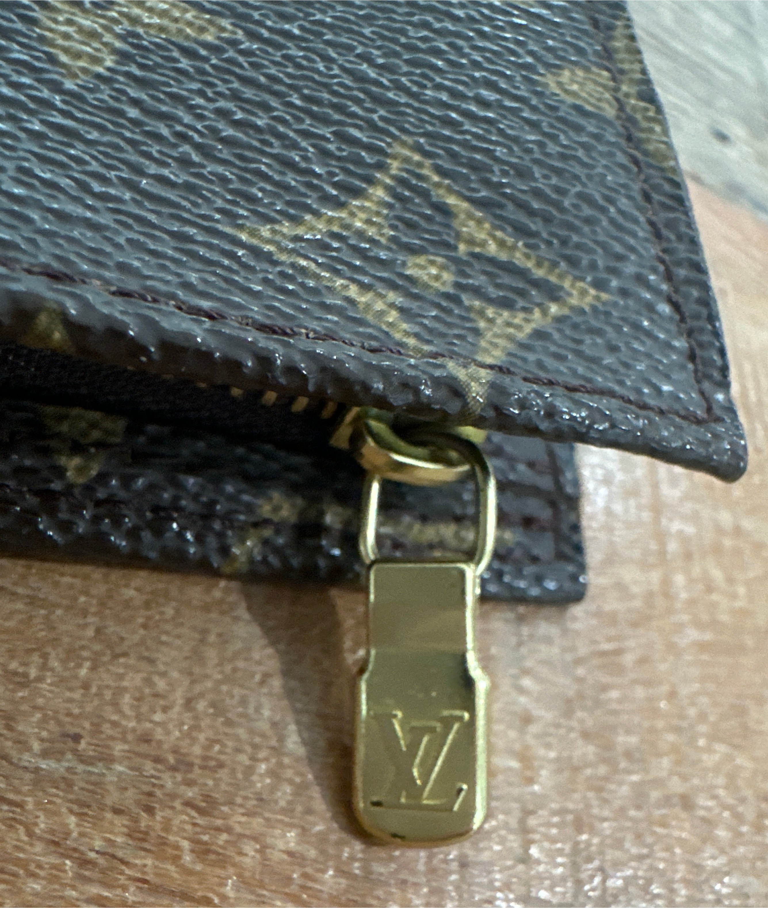 LOUIS VUITTON Monogram Bucket GM Pouch Accessory Pouch