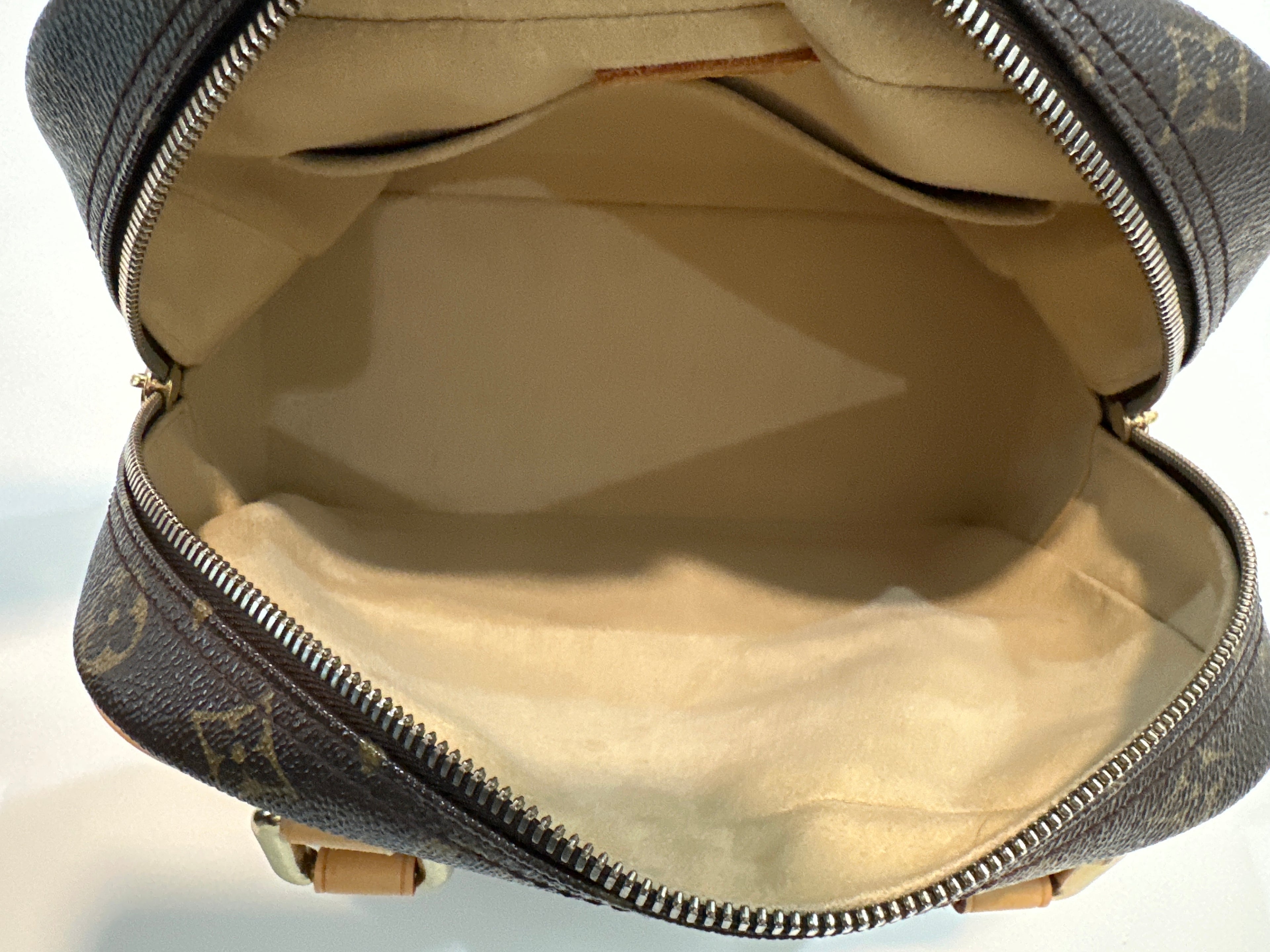 LOUIS VUITTON Monogram Canvas Manhattan PM Bag