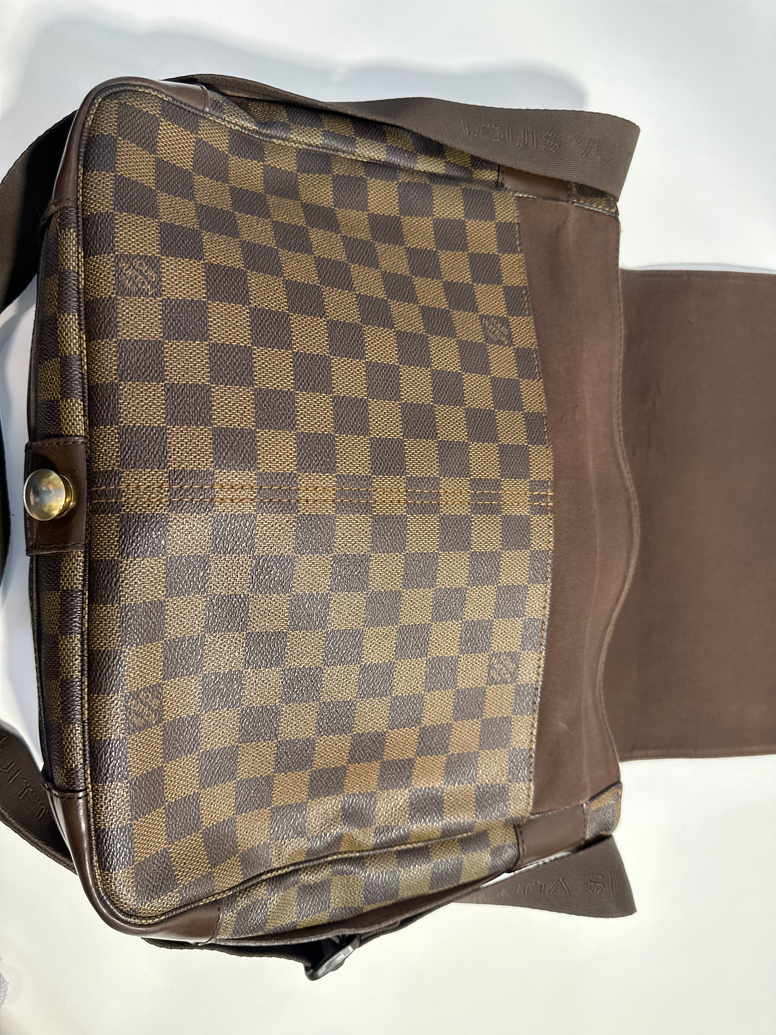 Louis Vuitton Damier Ebene Canvas and Leather Bastille Messenger