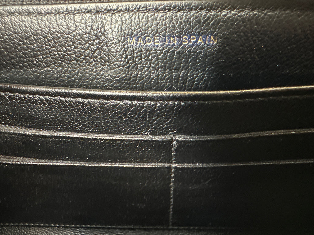 CHANEL CC Logo Caviar Leather Wallet