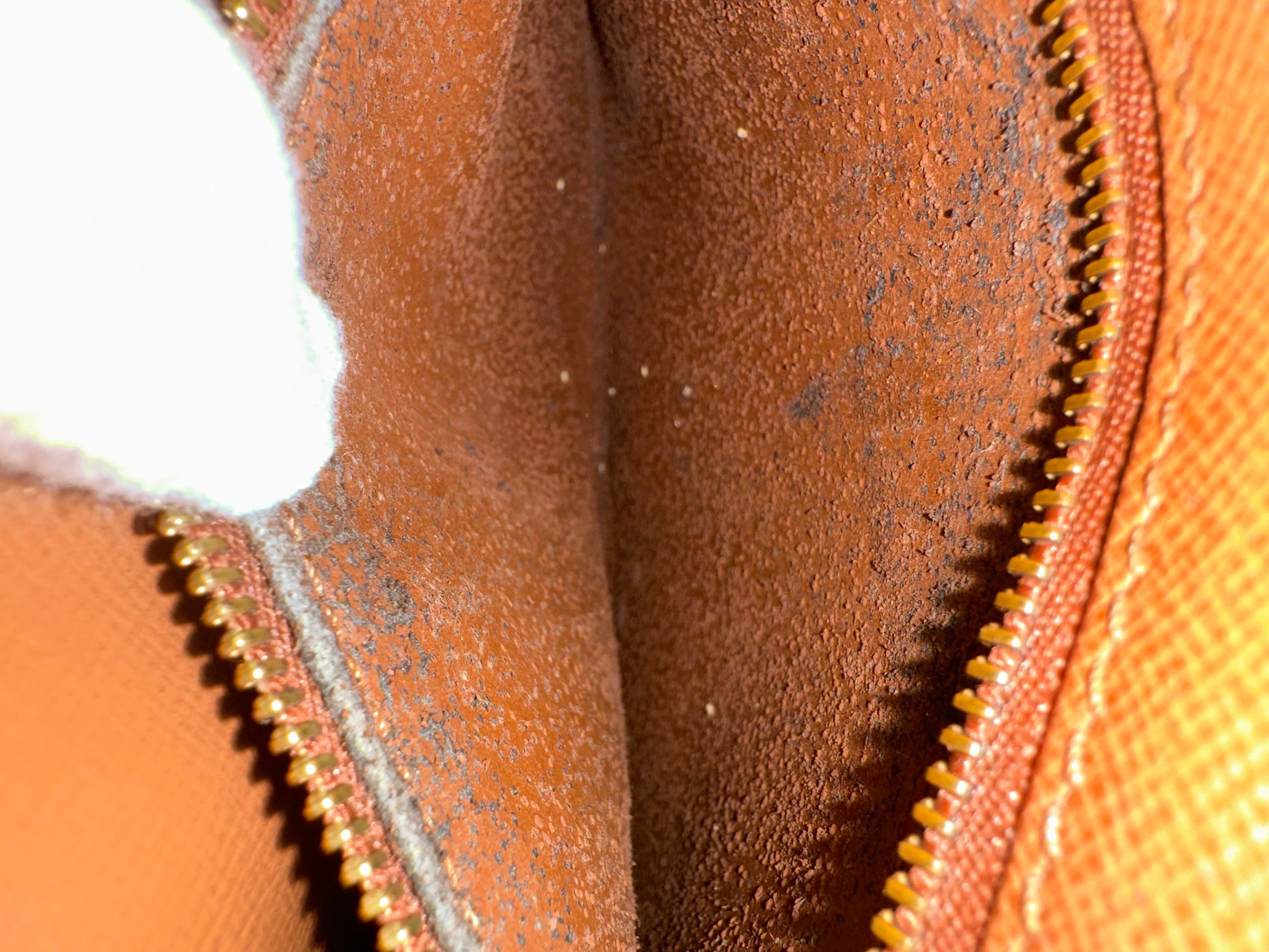 Vintage Louis Vuitton Saint cloud vintage cloth crossbody bag 2006