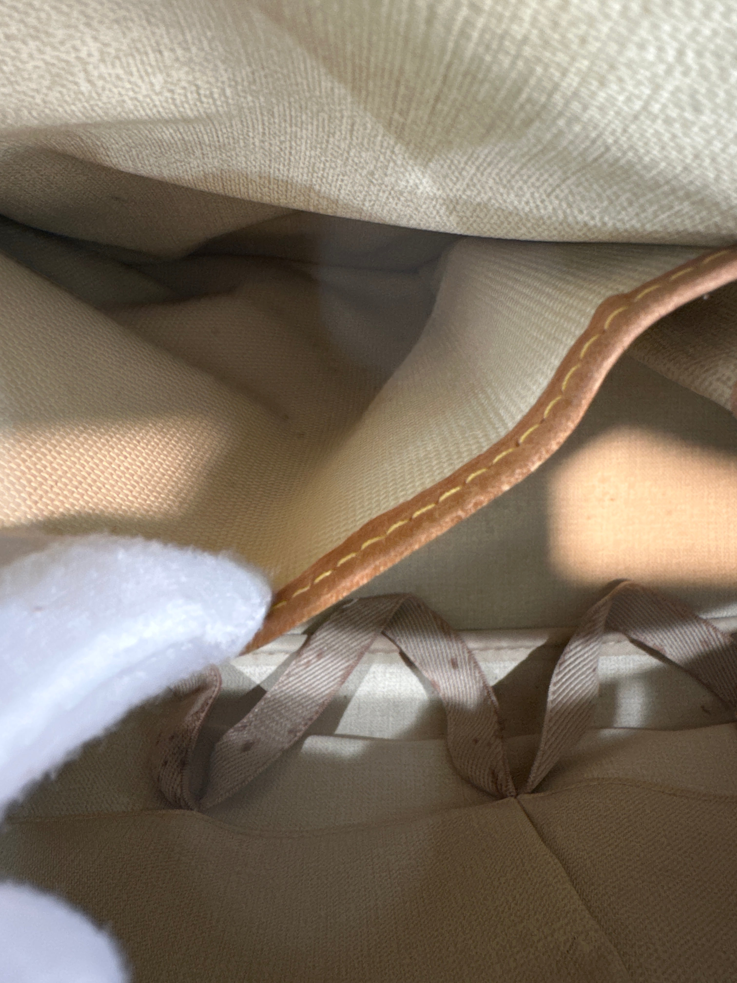 Vintage Louis Vuitton Deauville leather handbag