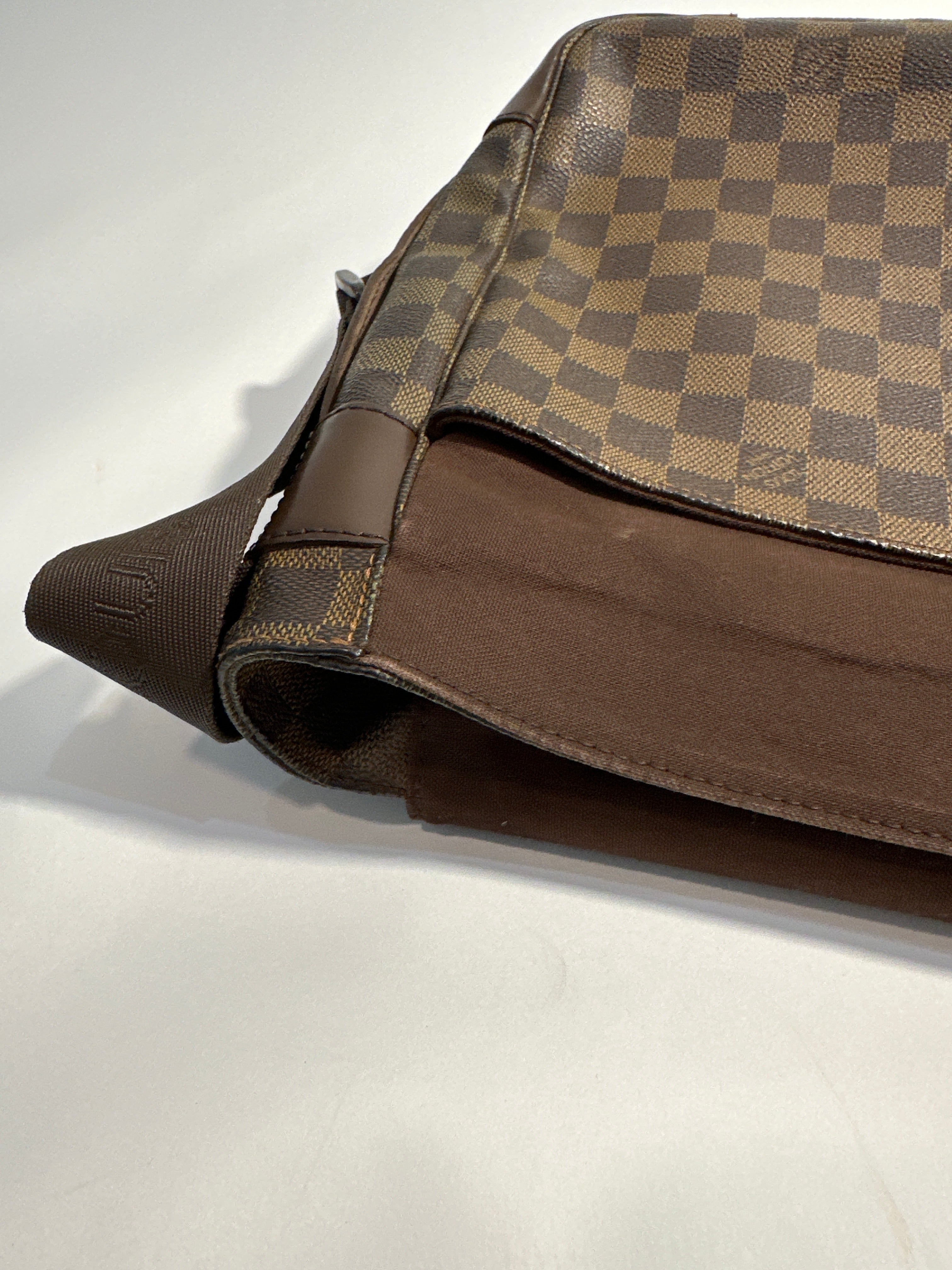 Louis Vuitton Damier Ebene Canvas and Leather Bastille Messenger