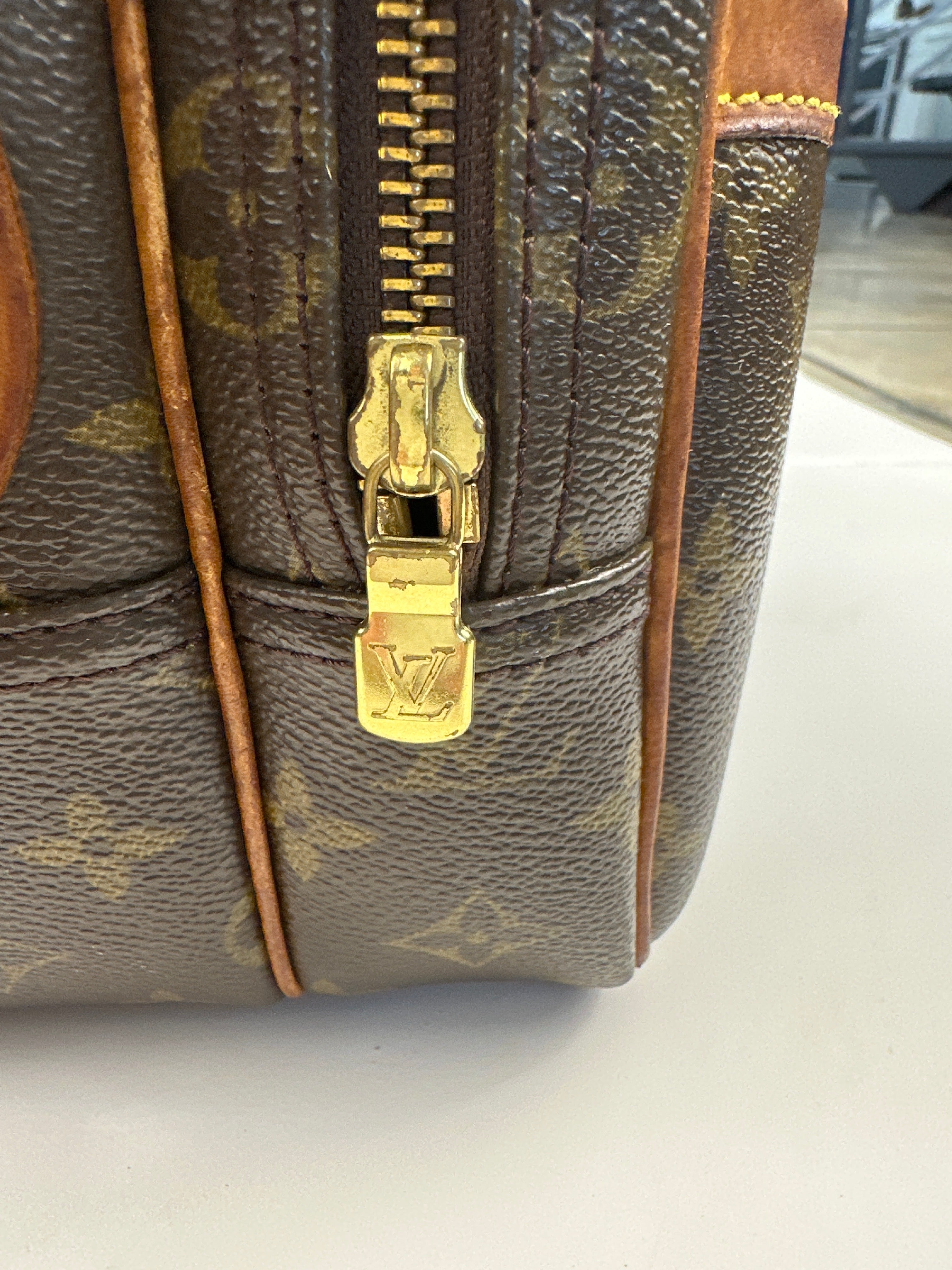 Vintage Louis Vuitton Reporter 2000