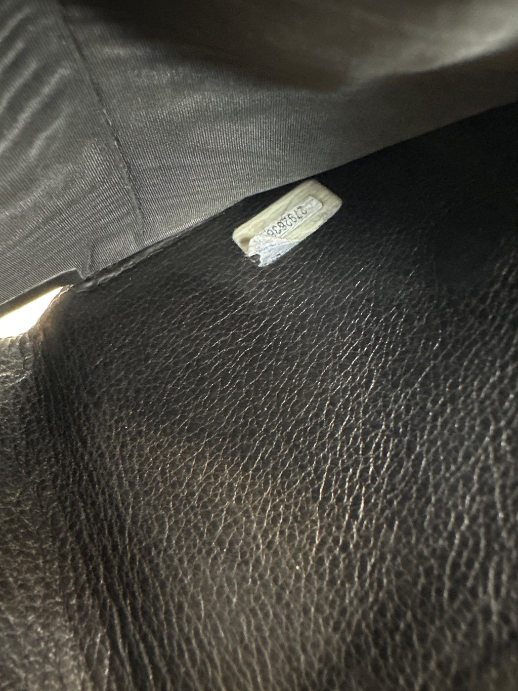 Vintage CHANEL Caviar Skin Bifold Wallet