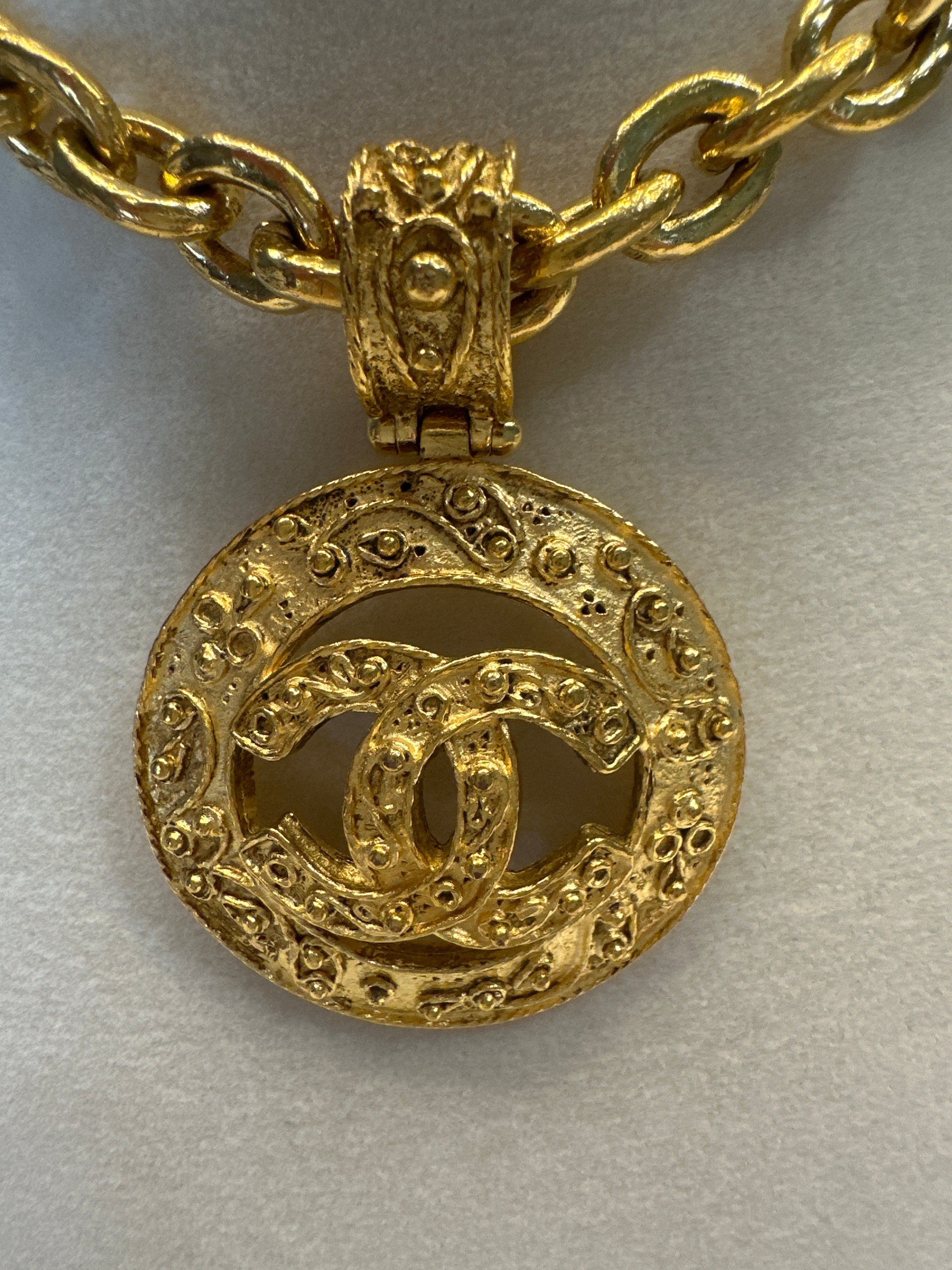 CHANEL CC Logo Round Vintage Necklace 26" Gold Tone