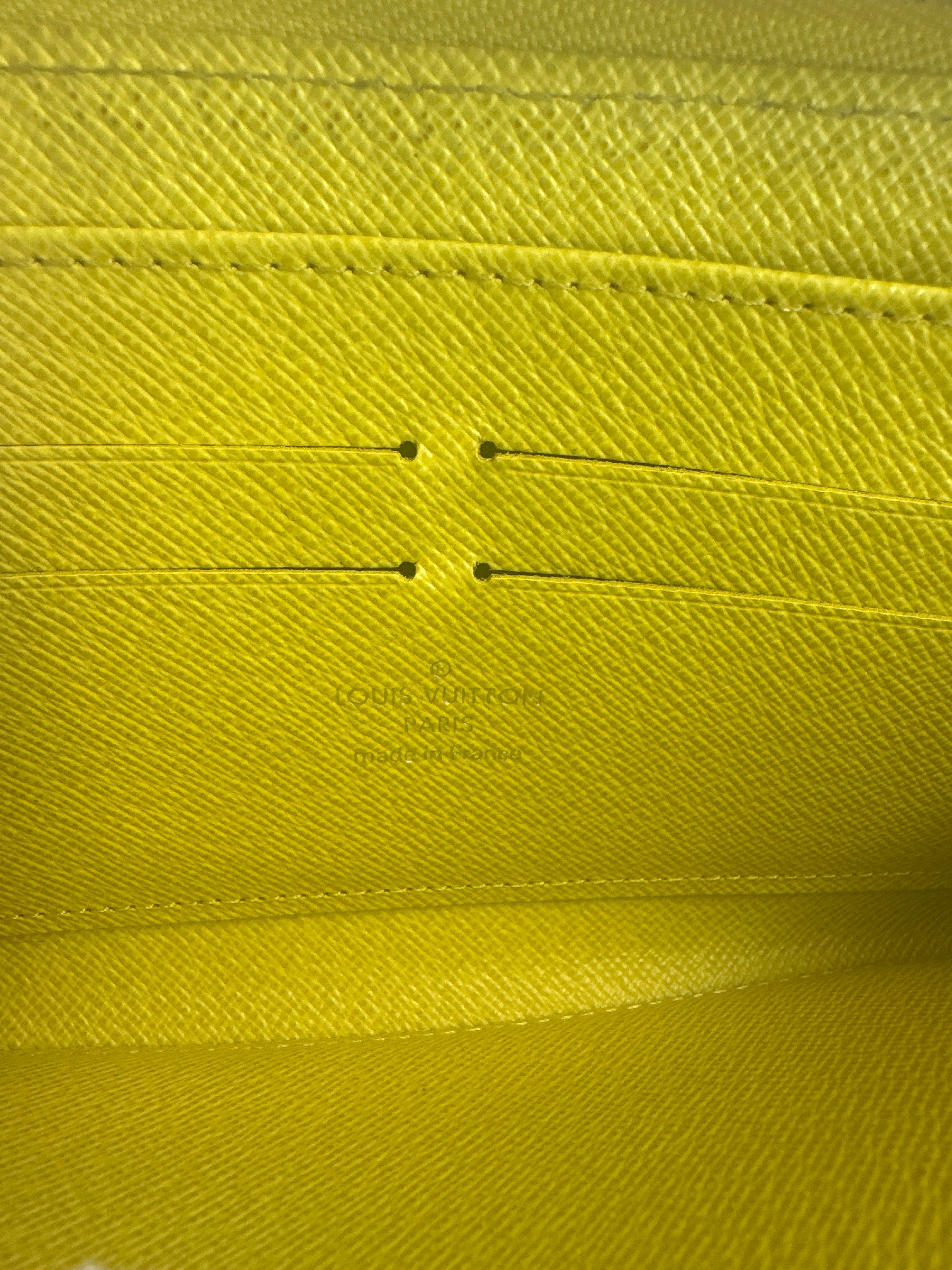 Vintage LOUIS VUITTON Epi Zippy - Wallet Zip Around Long Wallet Leather