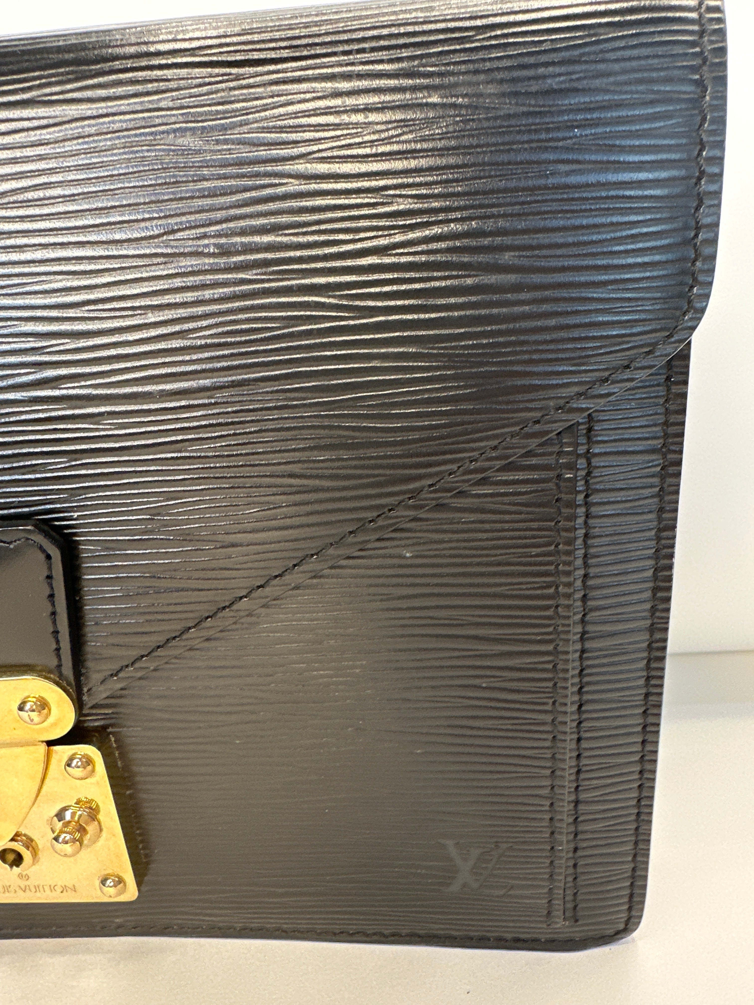 Louis Vuitton Epi Série Dragonne Clutch Bag – Black (Noir)