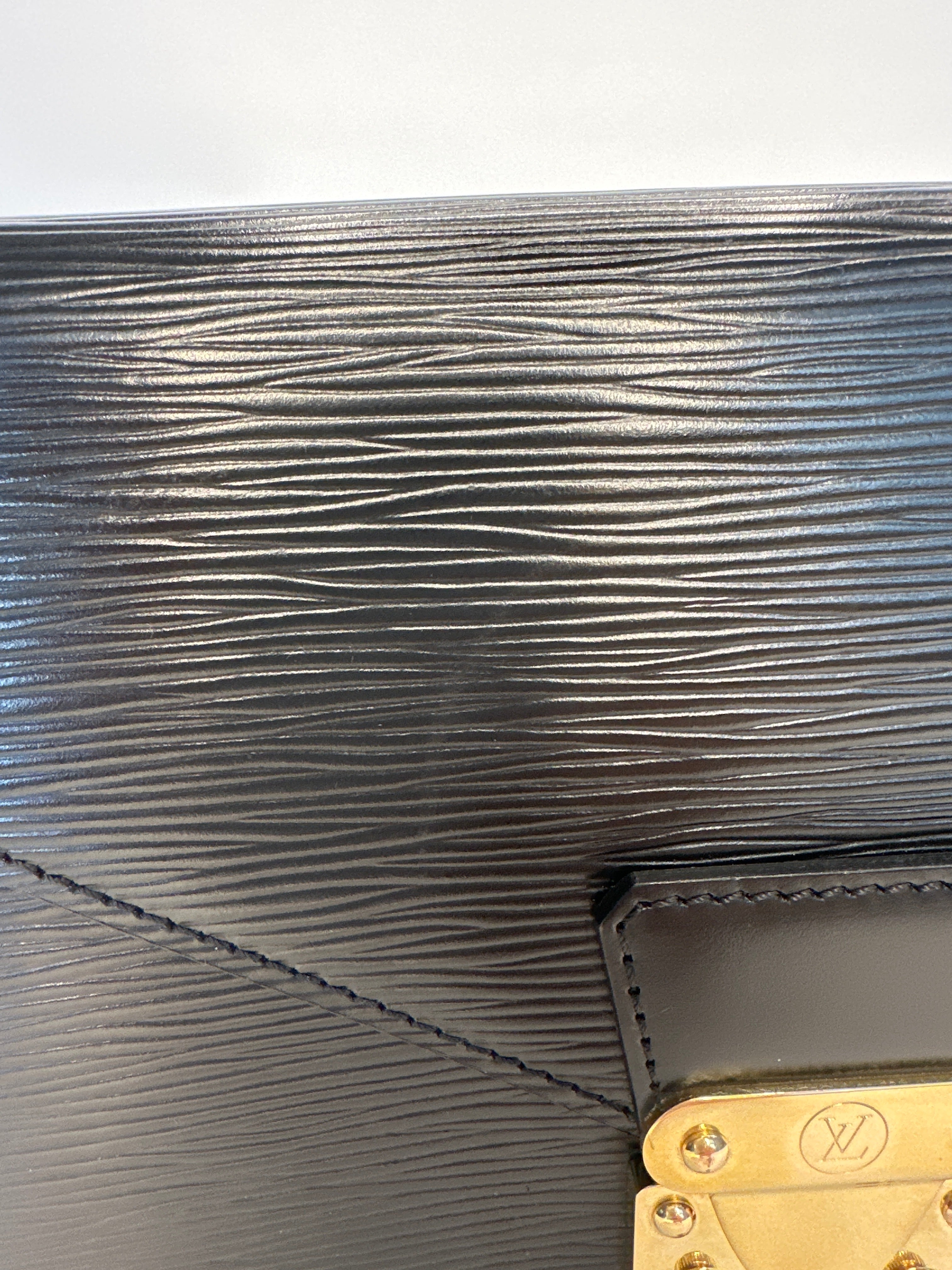 Louis Vuitton Epi Série Dragonne Clutch Bag – Black (Noir)