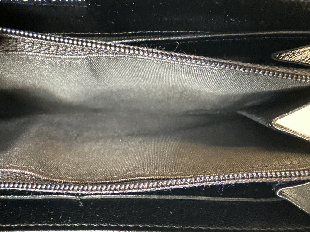 CHANEL CC Logo Caviar Leather Wallet