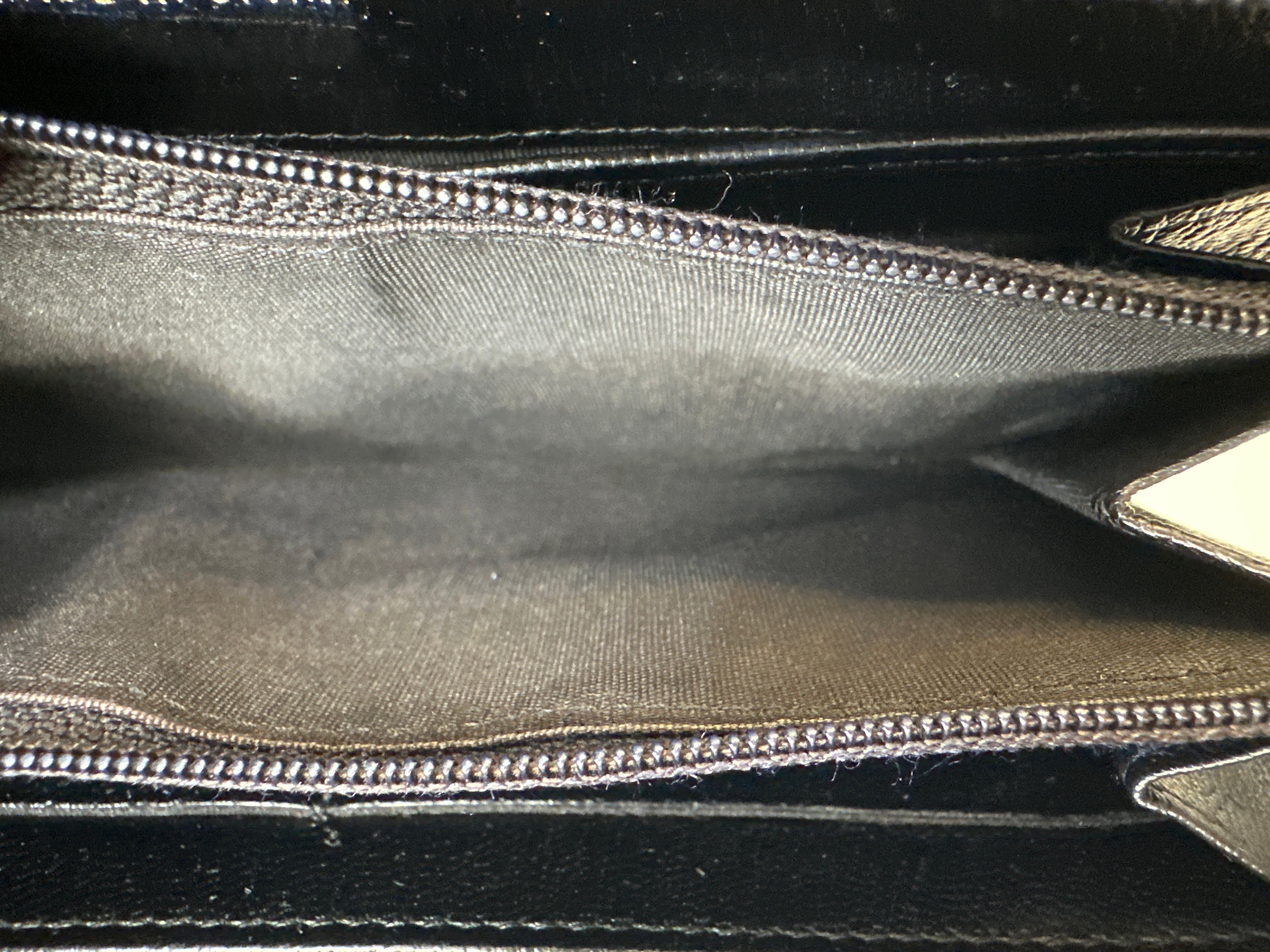 CHANEL CC Logo Caviar Leather Wallet