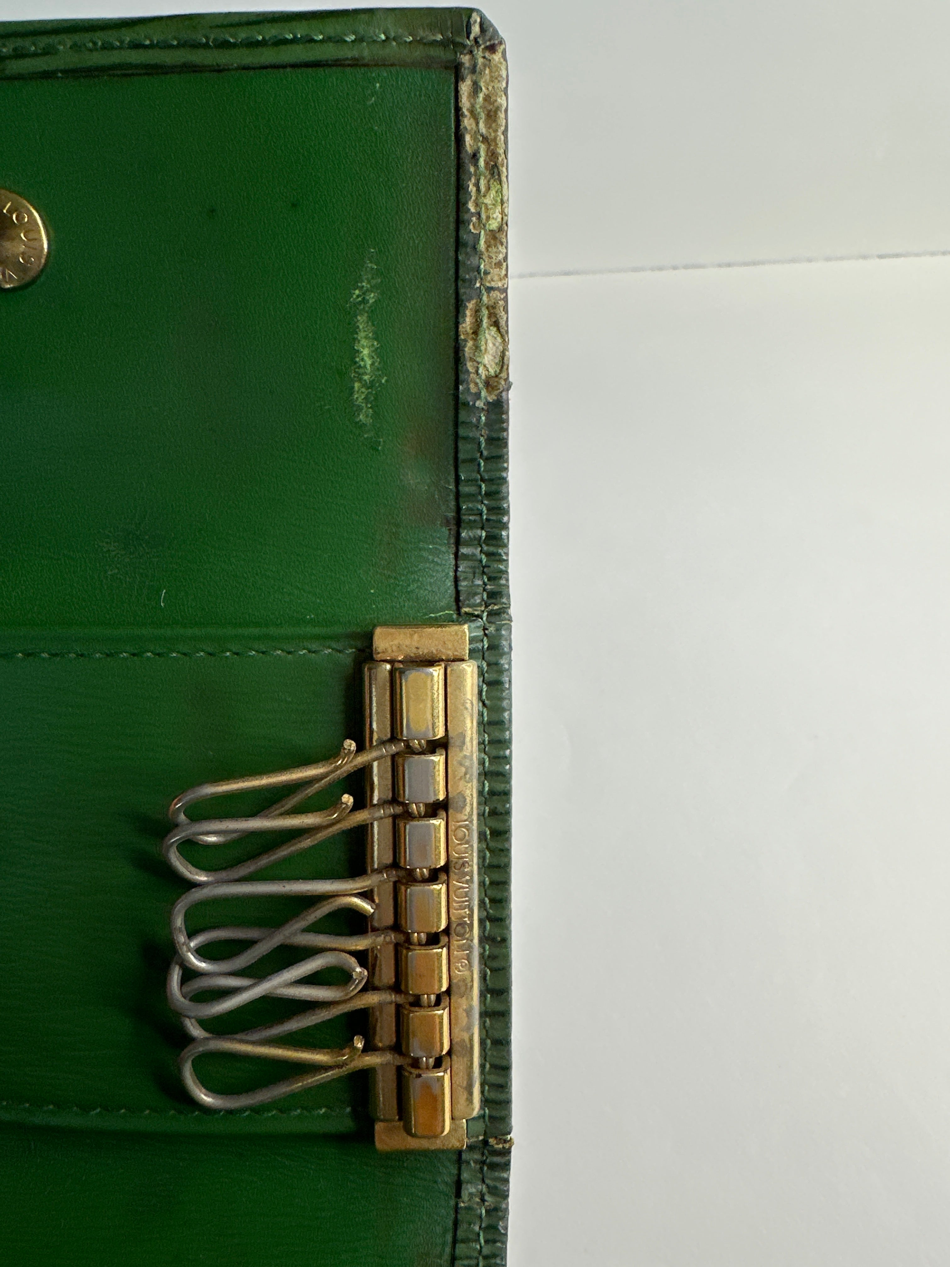 Vintage Louis Vuitton Green Epi 6 Key Card Holder