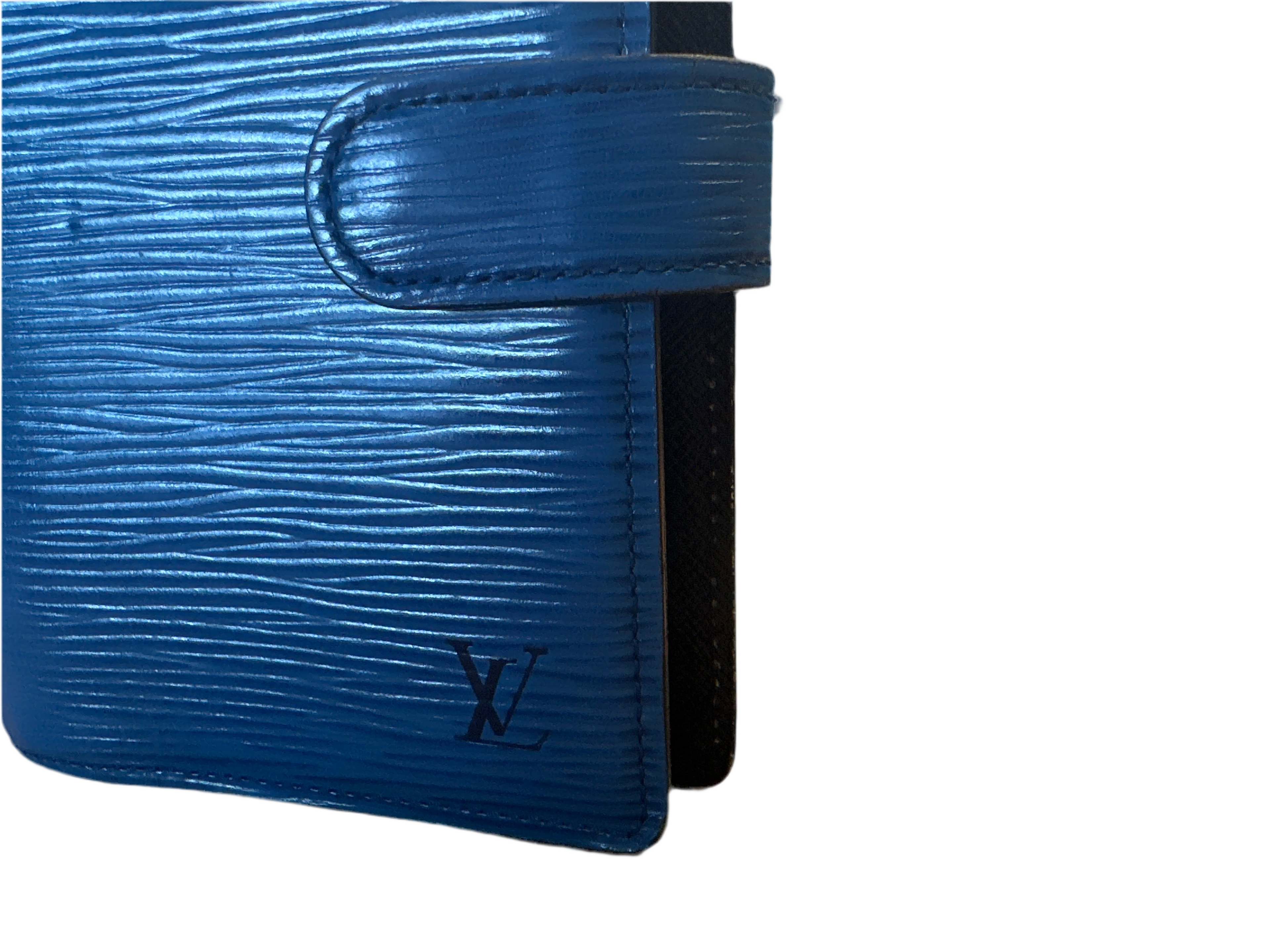 Vintage Louis Vuitton
Epi Small Ring Agenda Cover in Blue