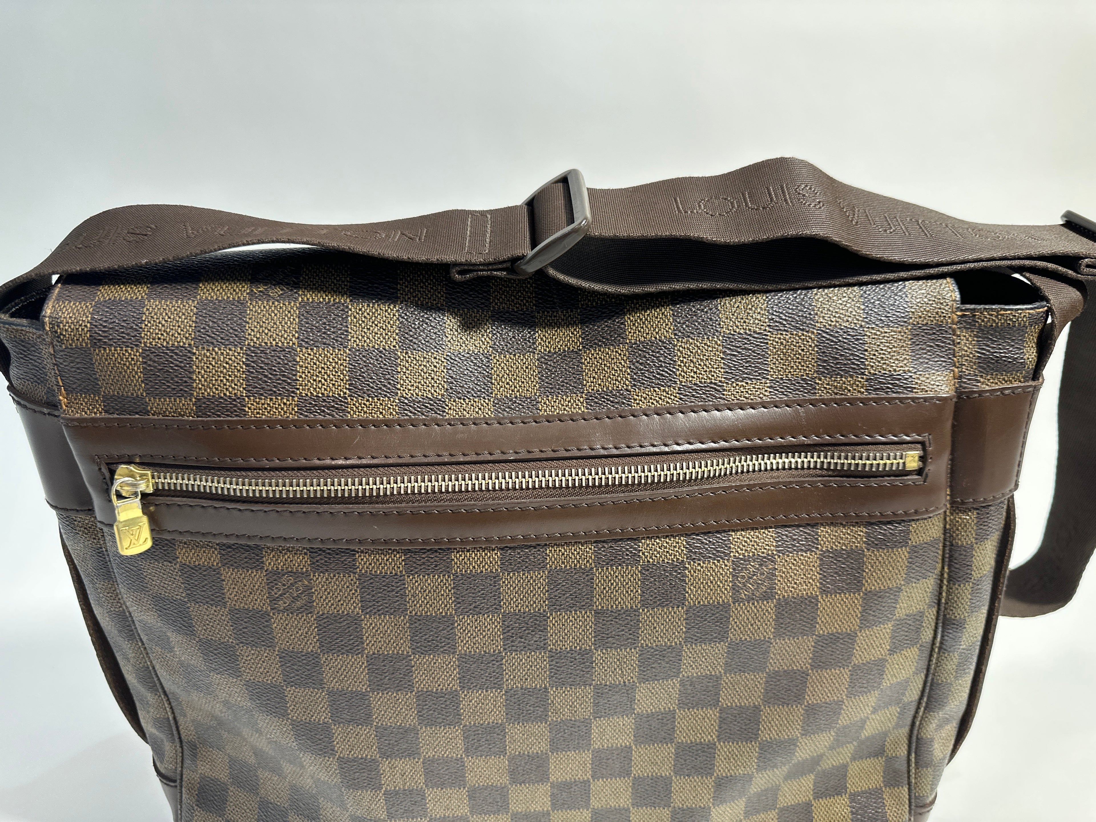 Louis Vuitton Damier Ebene Canvas and Leather Bastille Messenger