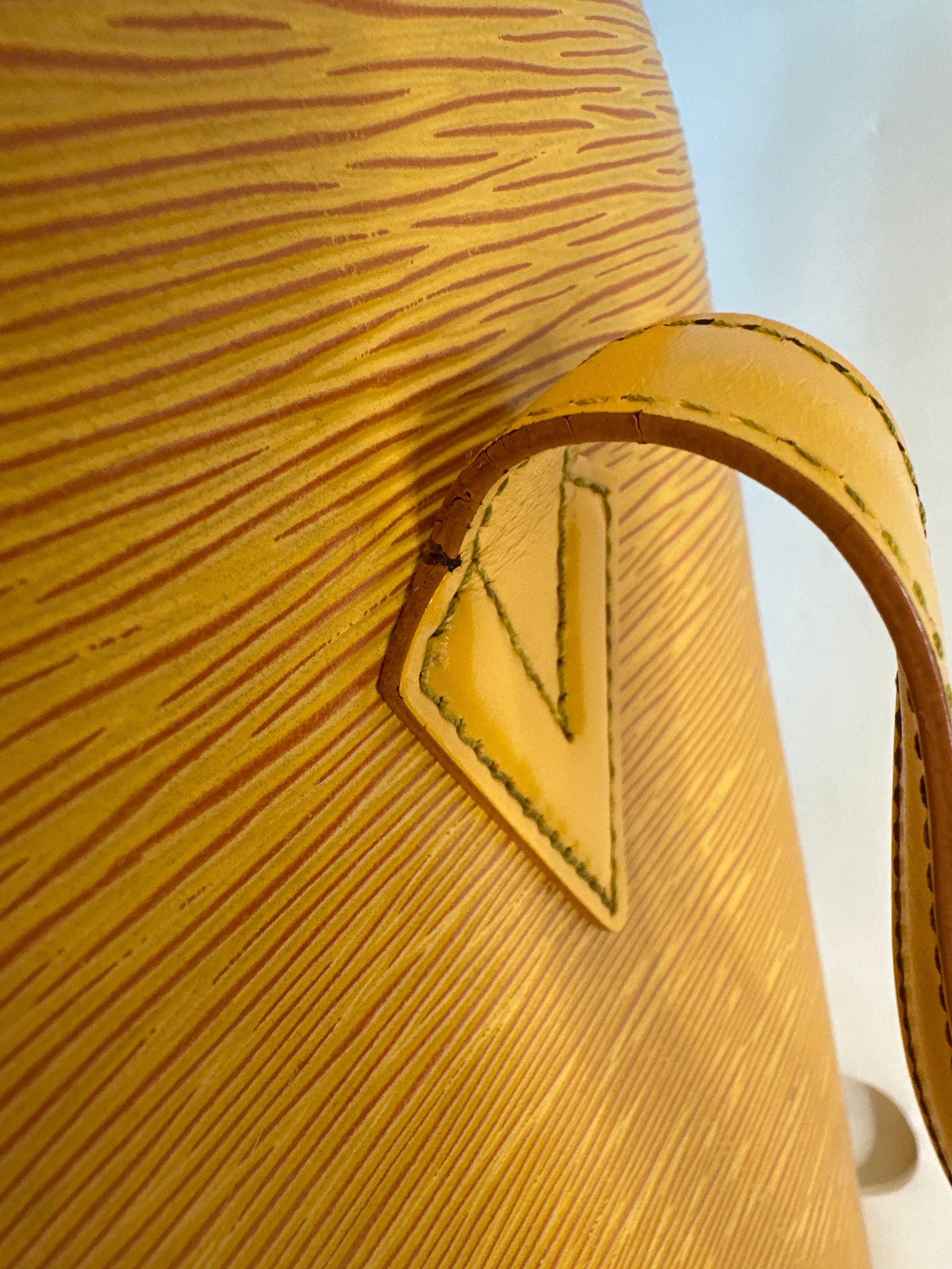 Vintage Louis Vuitton Epi shoulder bag comes with COA