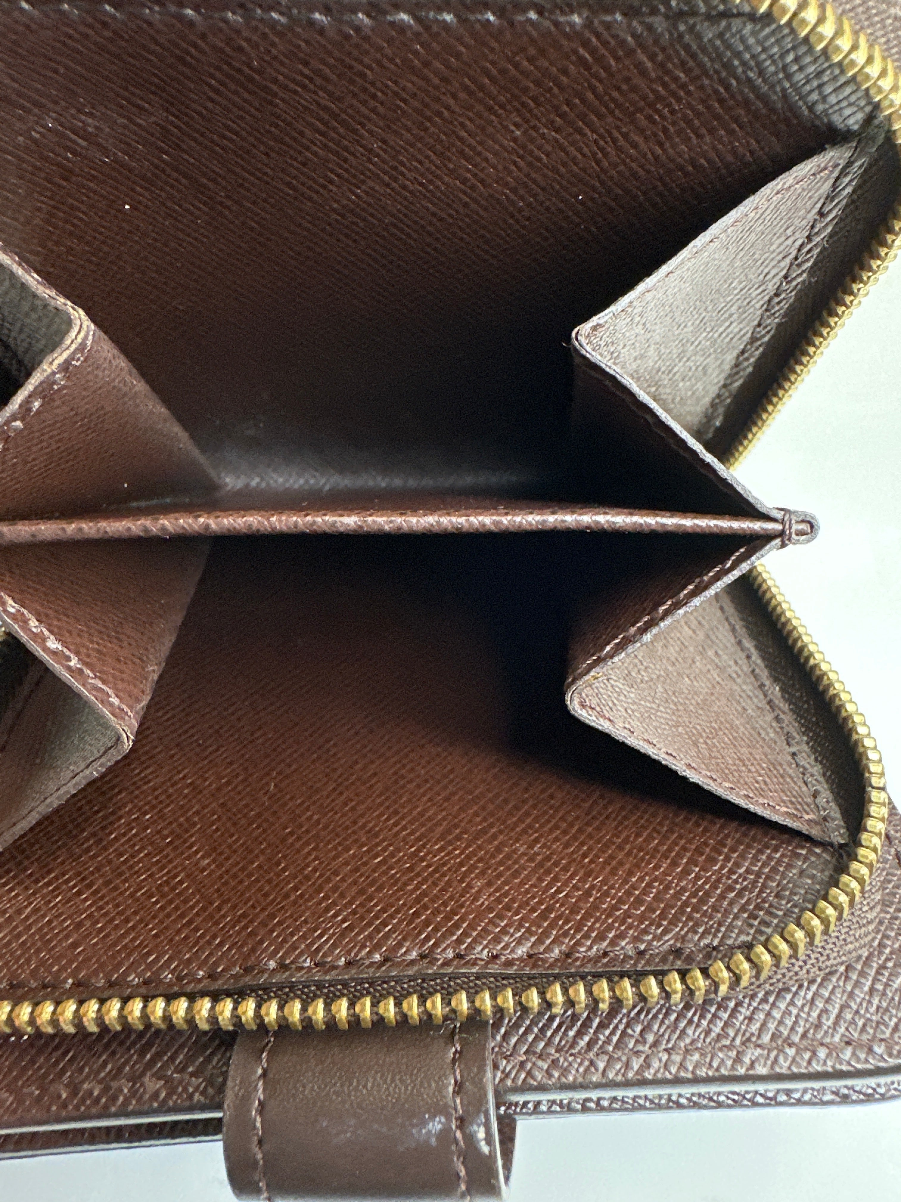 Authentic LOUIS VUITTON Damier Ebene Zippy Compact Wallet