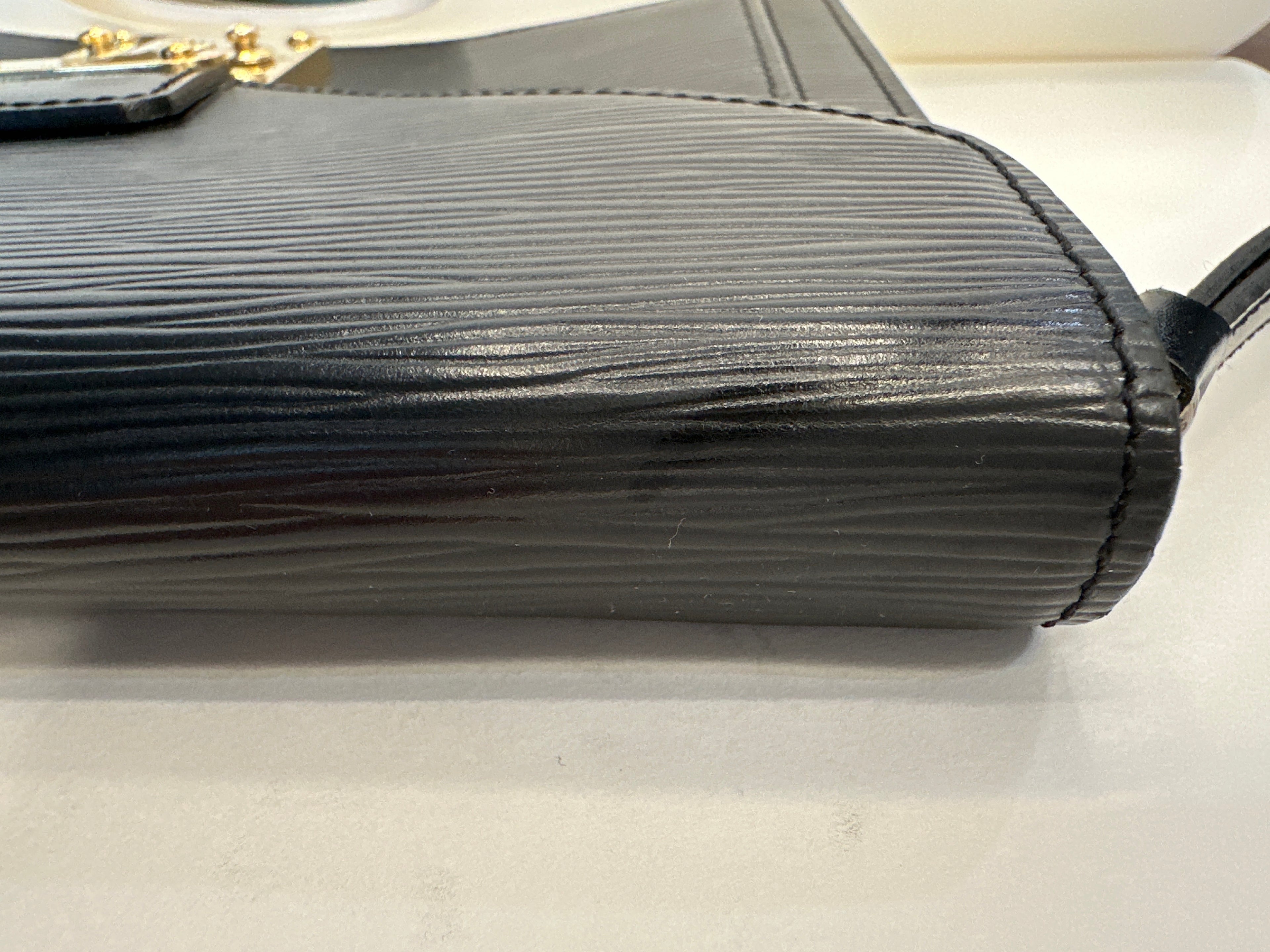 Louis Vuitton Epi Série Dragonne Clutch Bag – Black (Noir)