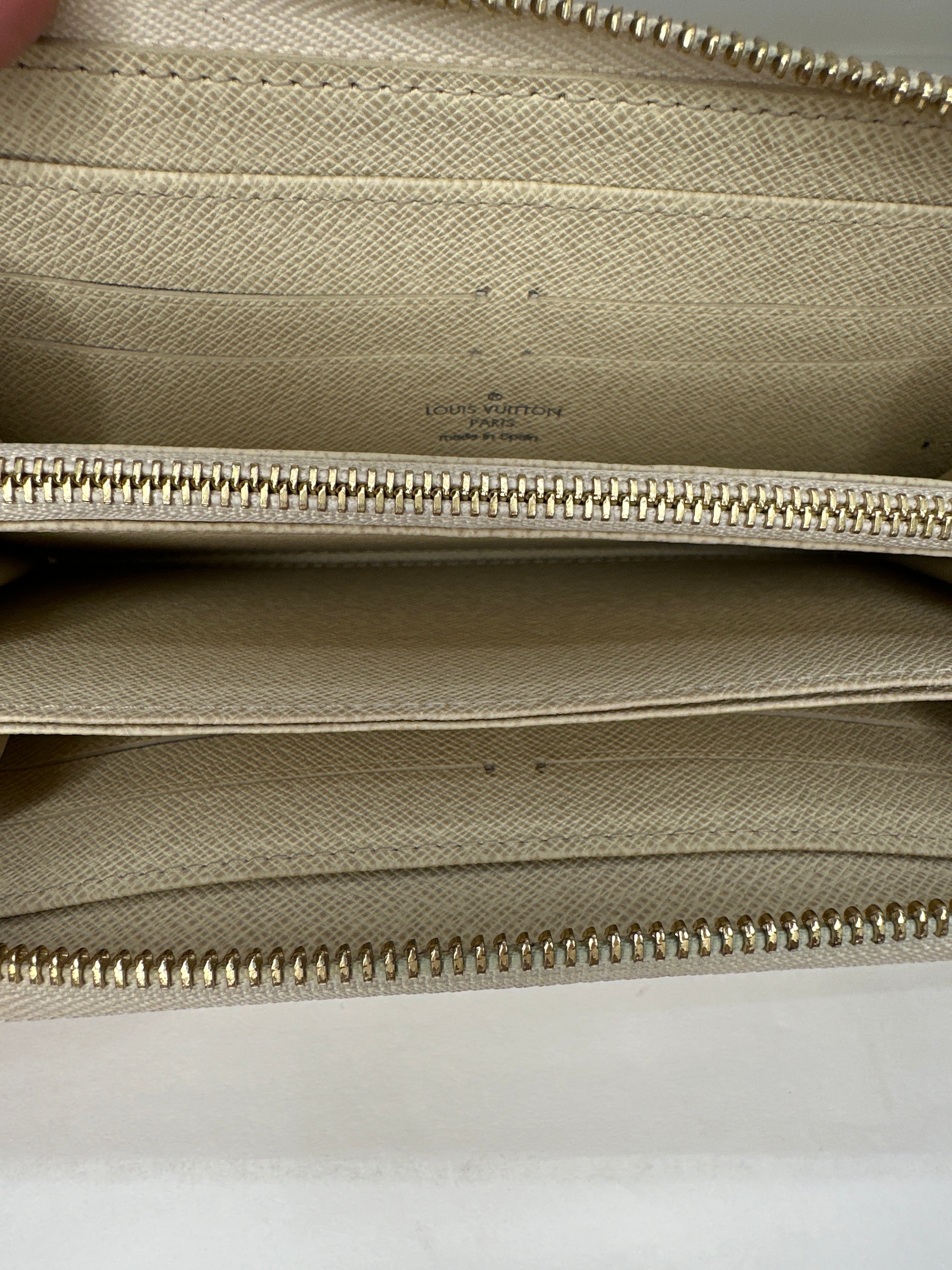 Louis Vuitton Damier Azur Zippy Wallet 2012 - with authentication card