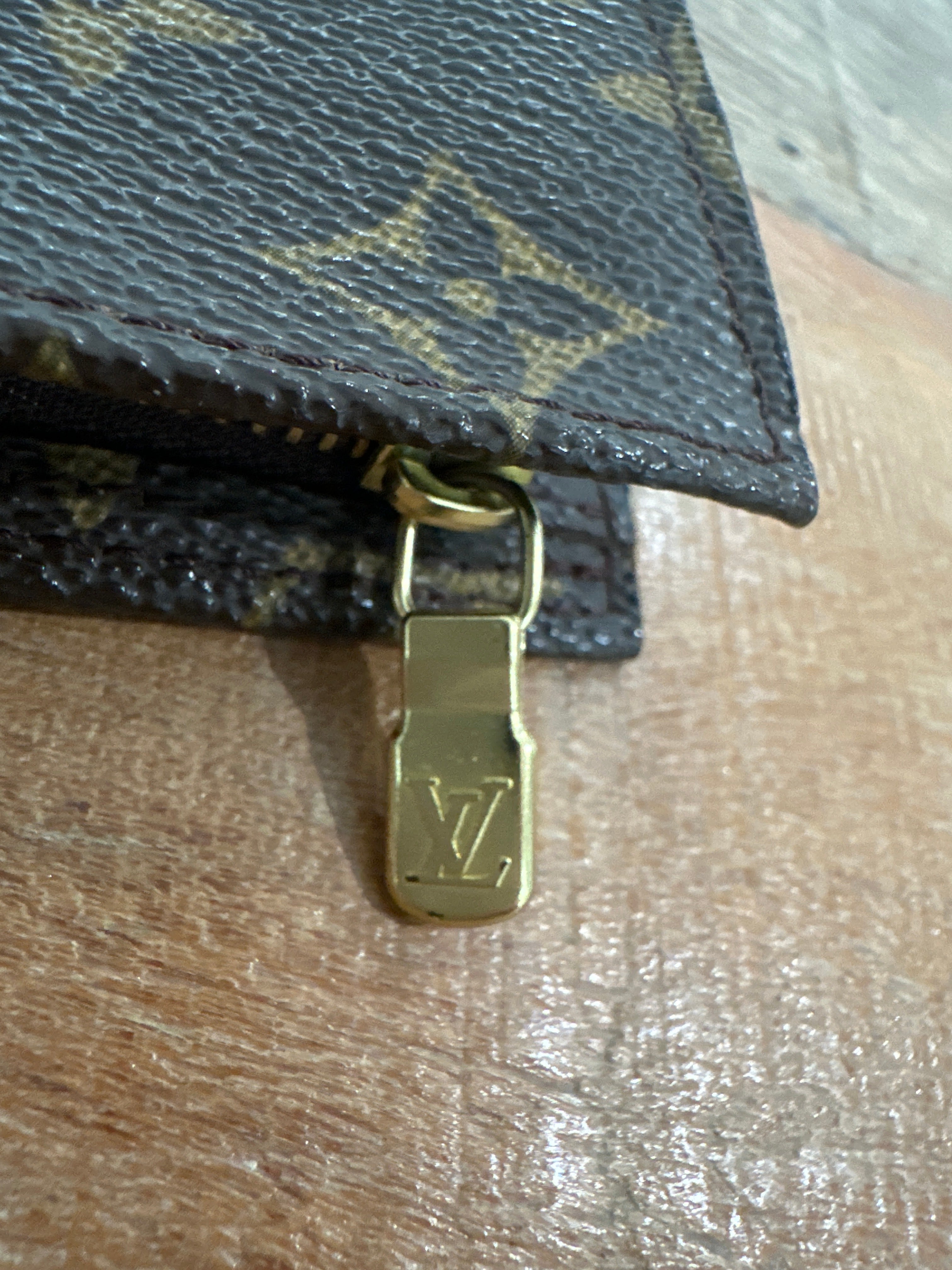 LOUIS VUITTON Monogram Bucket GM Pouch Accessory Pouch