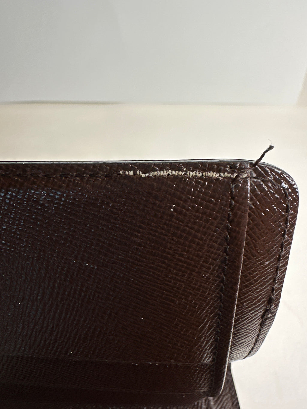 Authentic LOUIS VUITTON Damier Ebene Zippy Compact Wallet