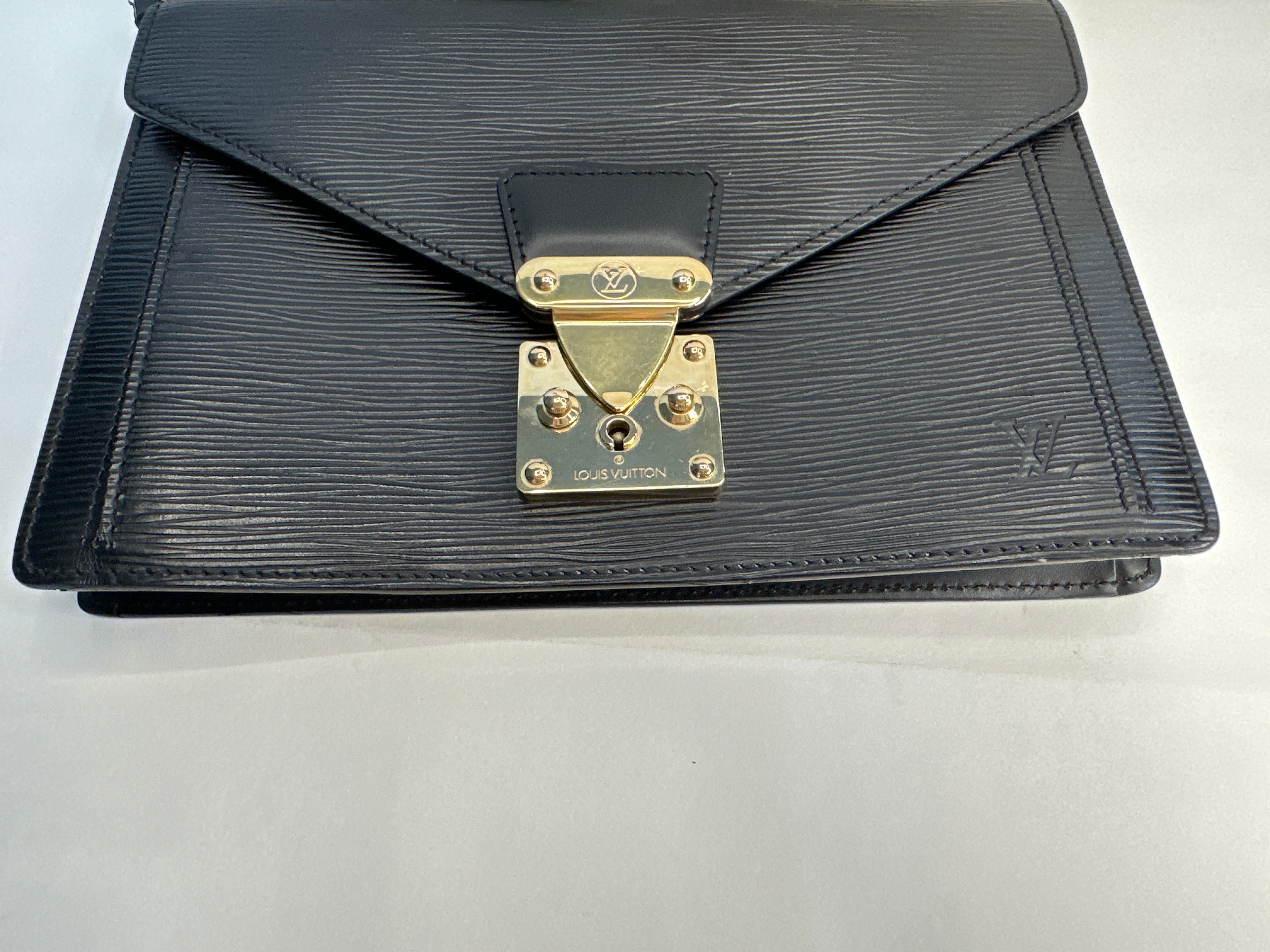 Louis Vuitton Epi Série Dragonne Clutch Bag – Black (Noir)