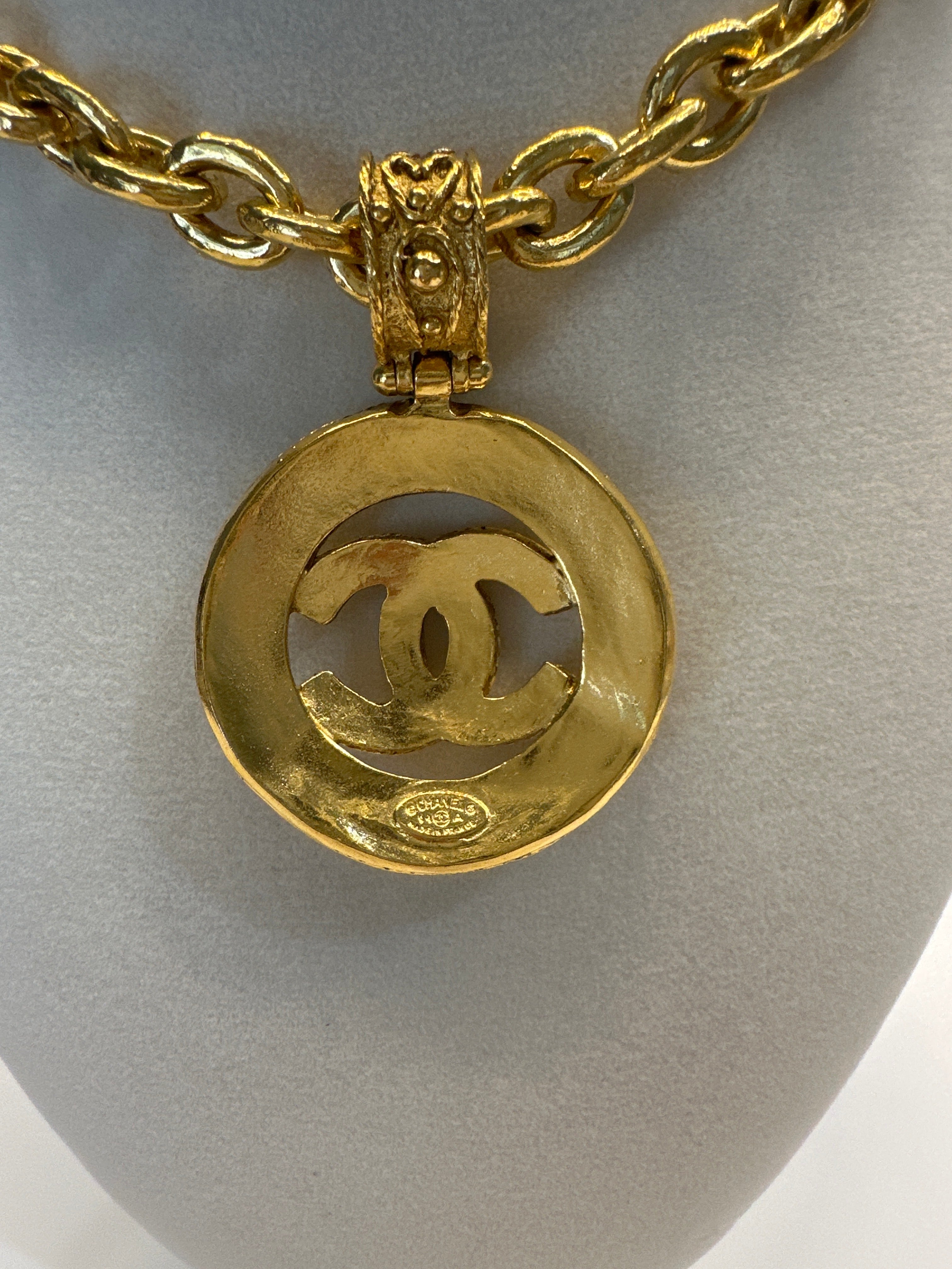 CHANEL CC Logo Round Vintage Necklace 26" Gold Tone