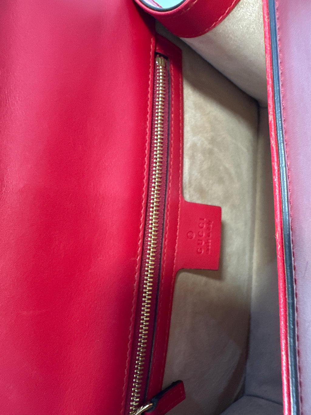 GUCCI Sylvie calfskin leather bag hibiscus red. Handbag red and green gold chain with COA