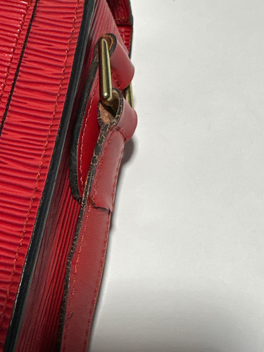 Vintage Louis Vuitton Epi Saint Cloud Shoulder Bag Red with COA