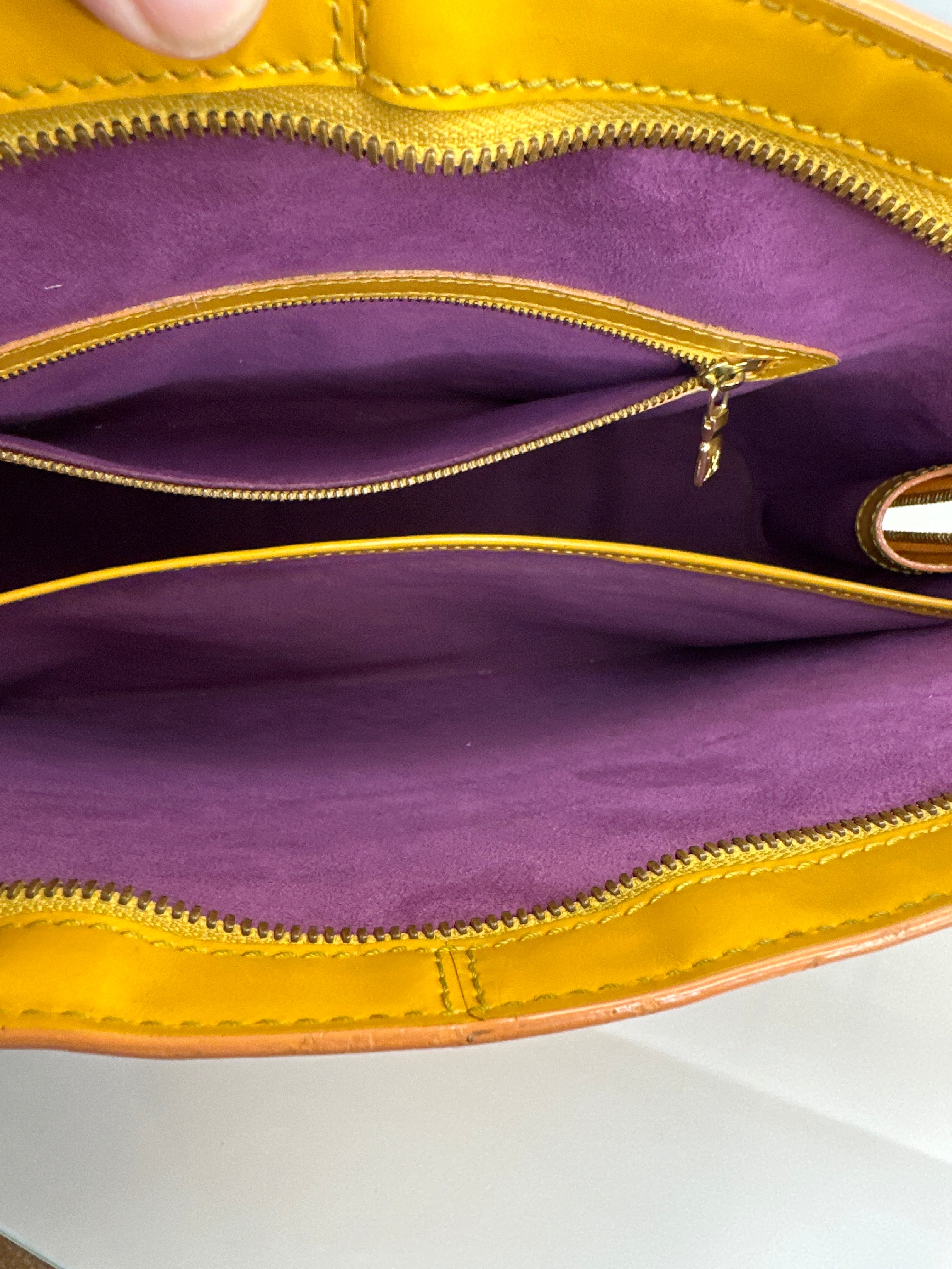 Vintage Louis Vuitton Epi shoulder bag comes with COA