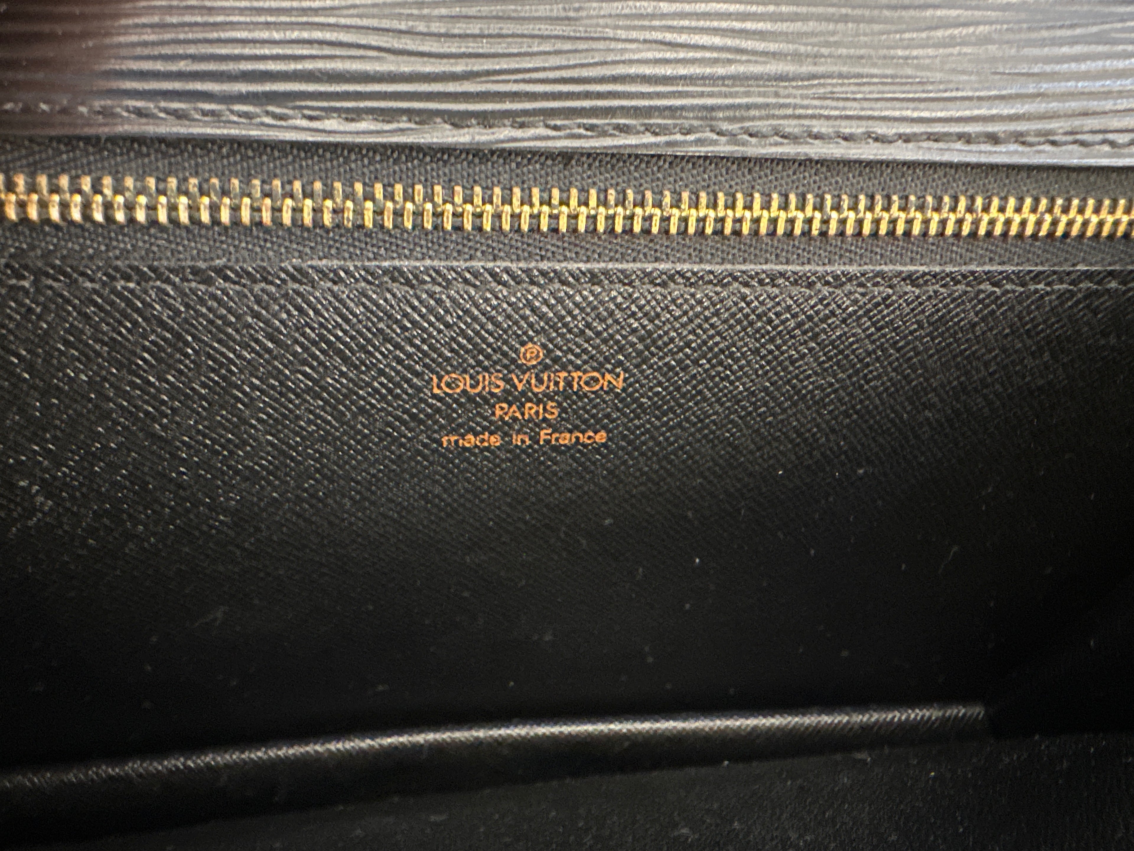 Louis Vuitton Epi Série Dragonne Clutch Bag – Black (Noir)