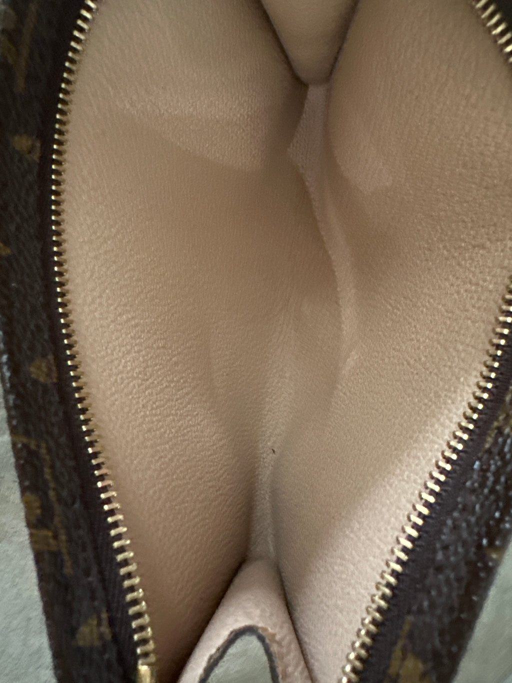 Louis Vuitton Pochette Accessory Pouch, Monogram with dustbag 2001