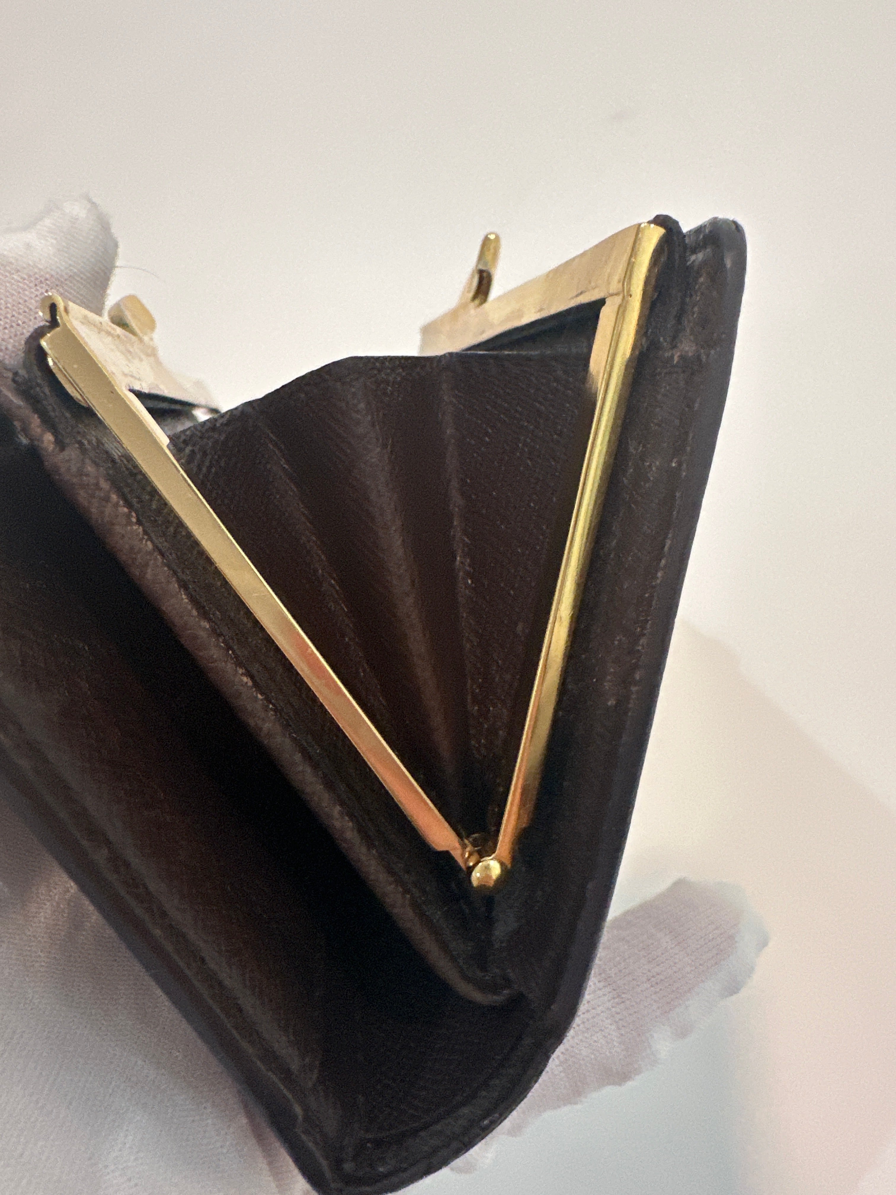 Vintage Damier Kisslock Louis Vuitton wallet