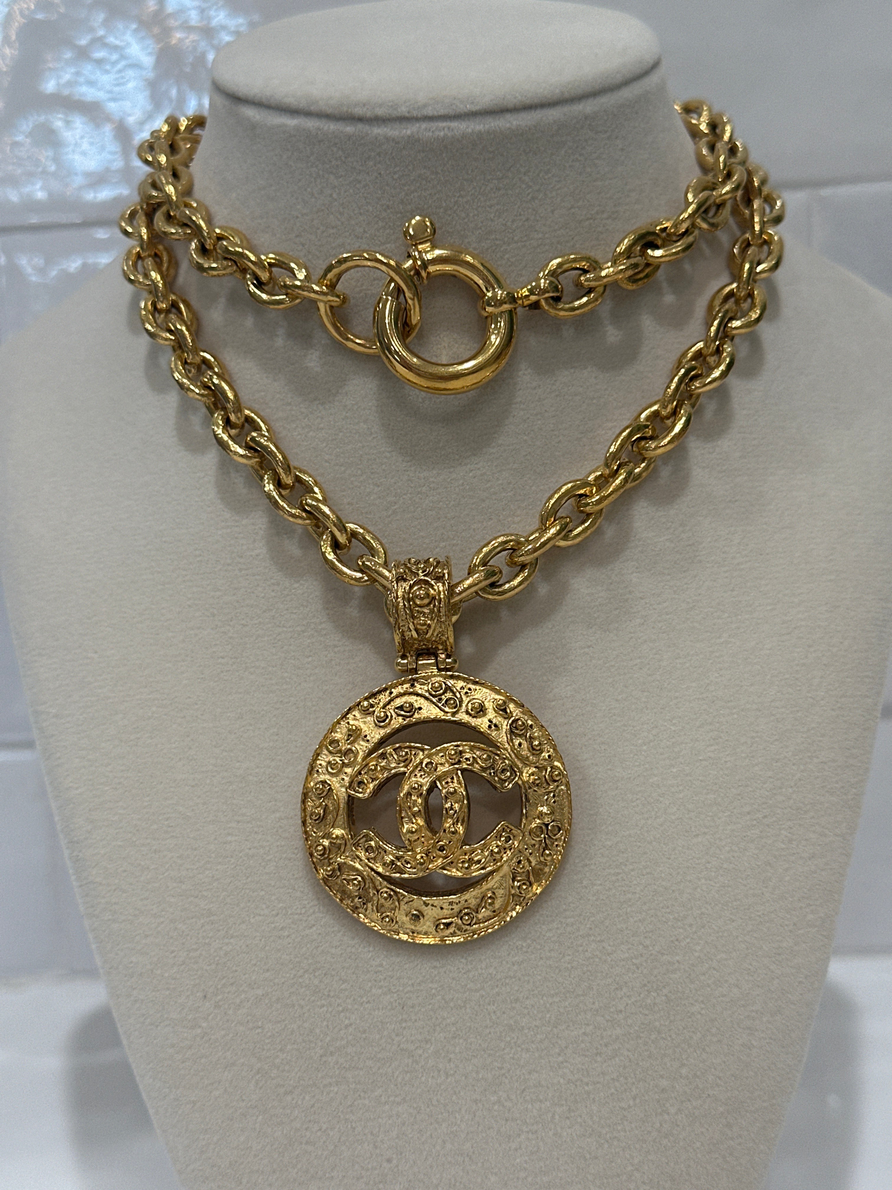 CHANEL CC Logo Round Vintage Necklace 26" Gold Tone