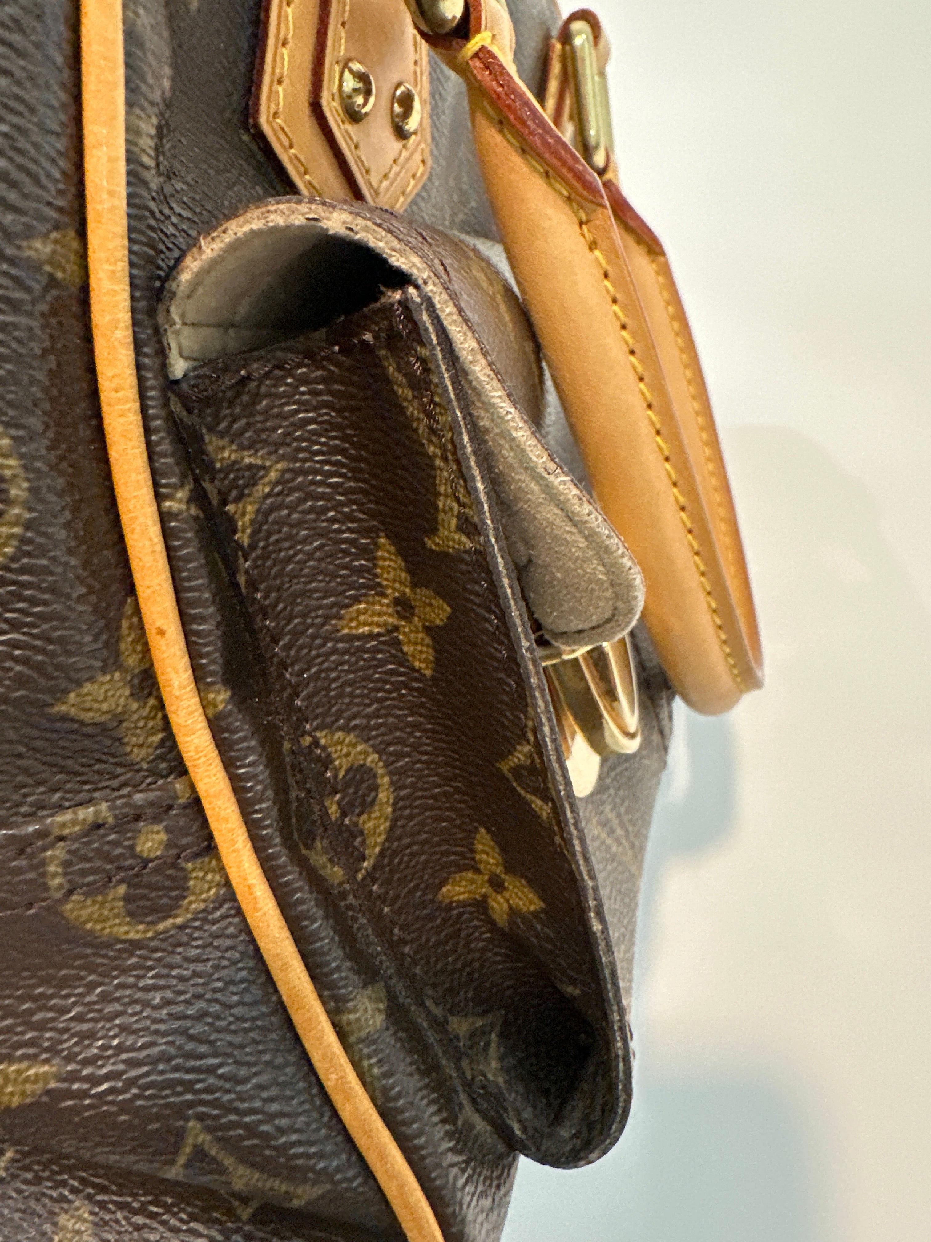 LOUIS VUITTON Monogram Canvas Manhattan PM Bag