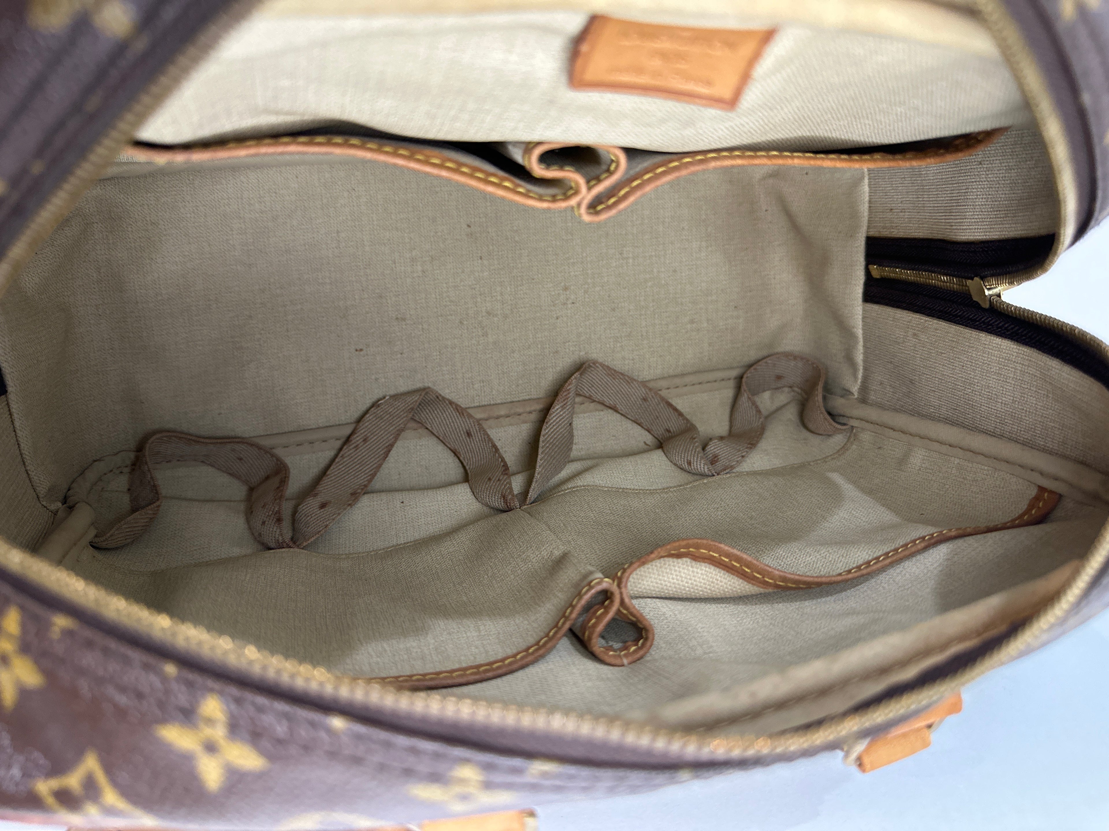 Vintage Louis Vuitton Deauville leather handbag