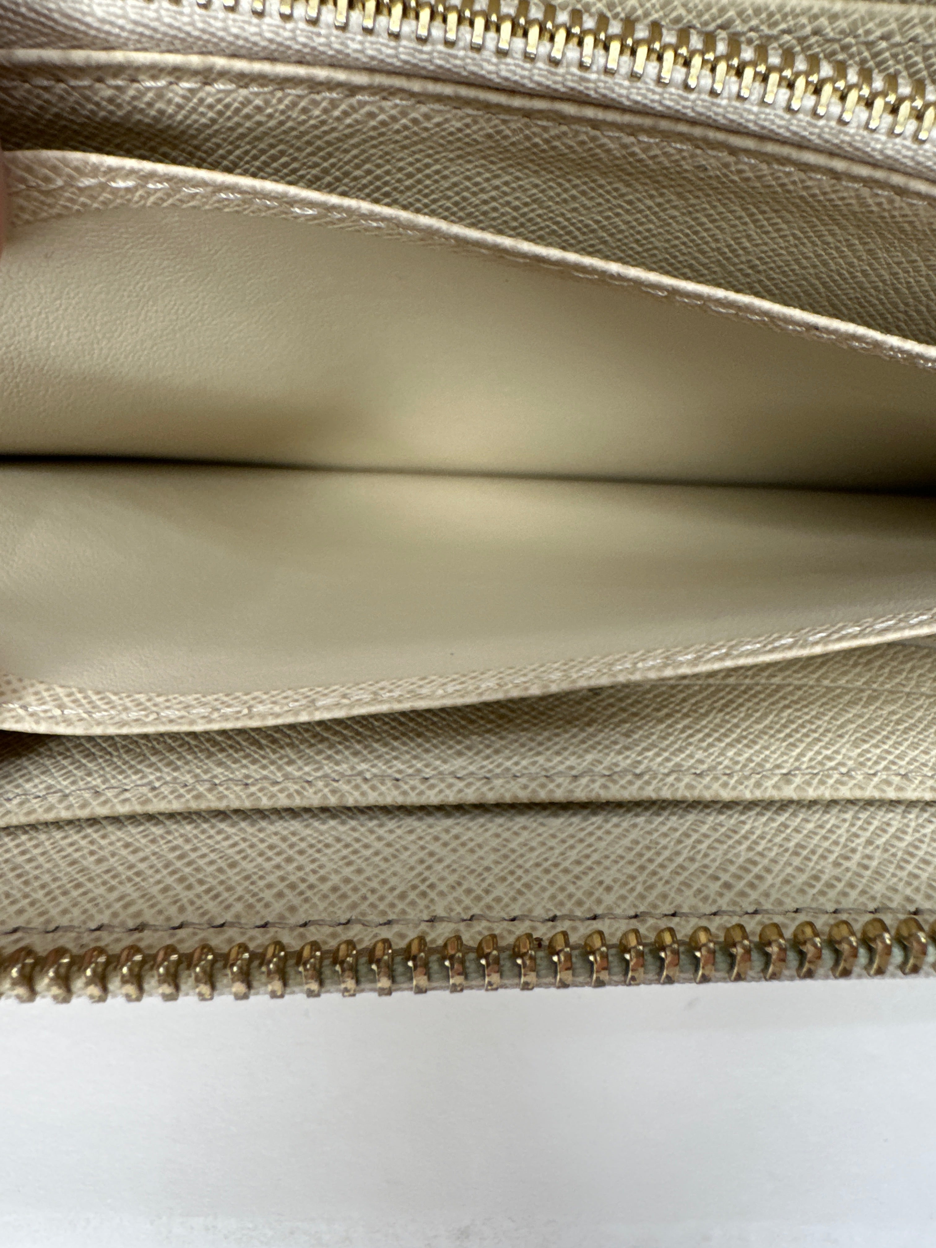 Louis Vuitton Damier Azur Zippy Wallet 2012 - with authentication card