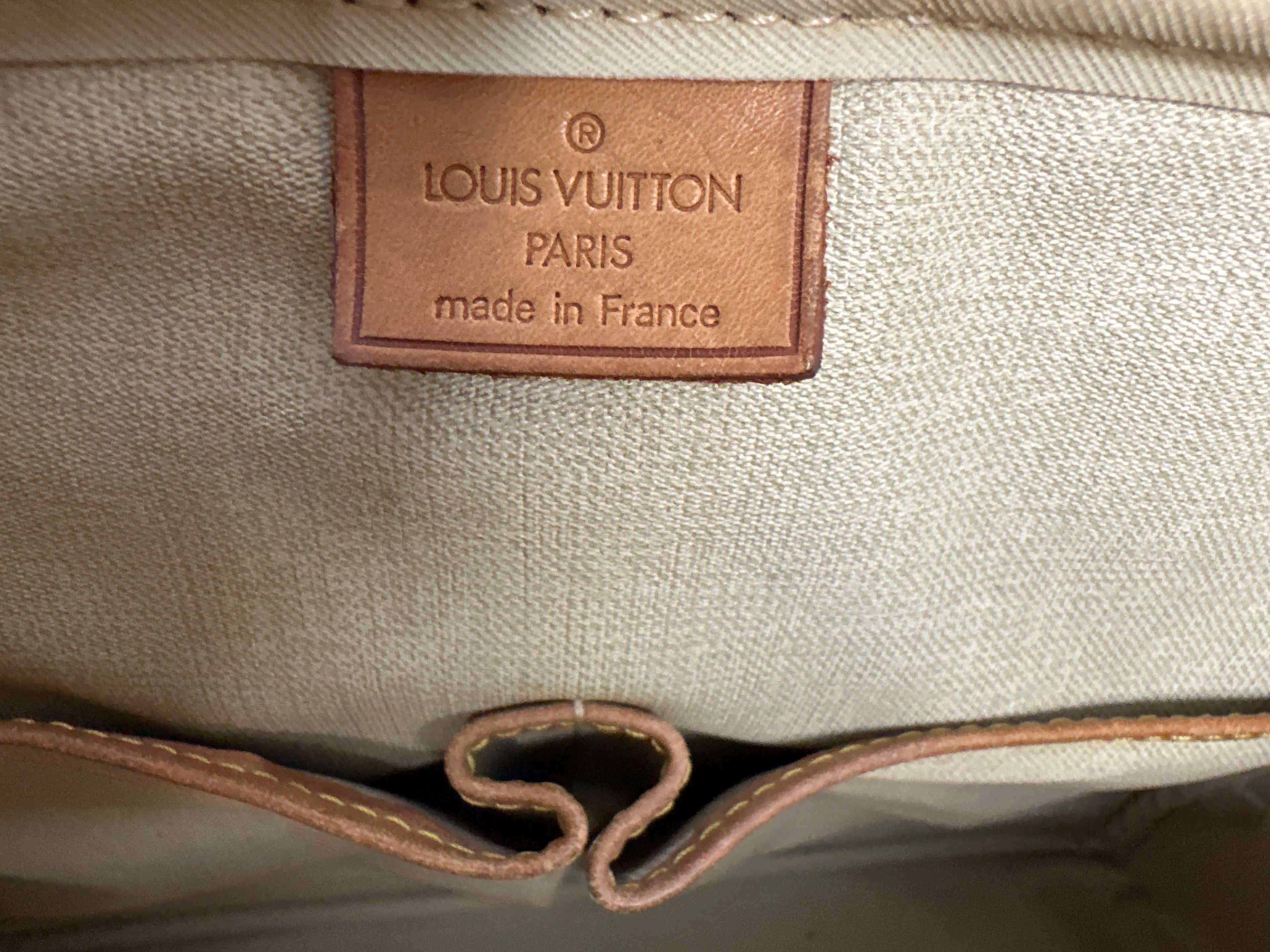 Vintage Louis Vuitton Deauville leather handbag