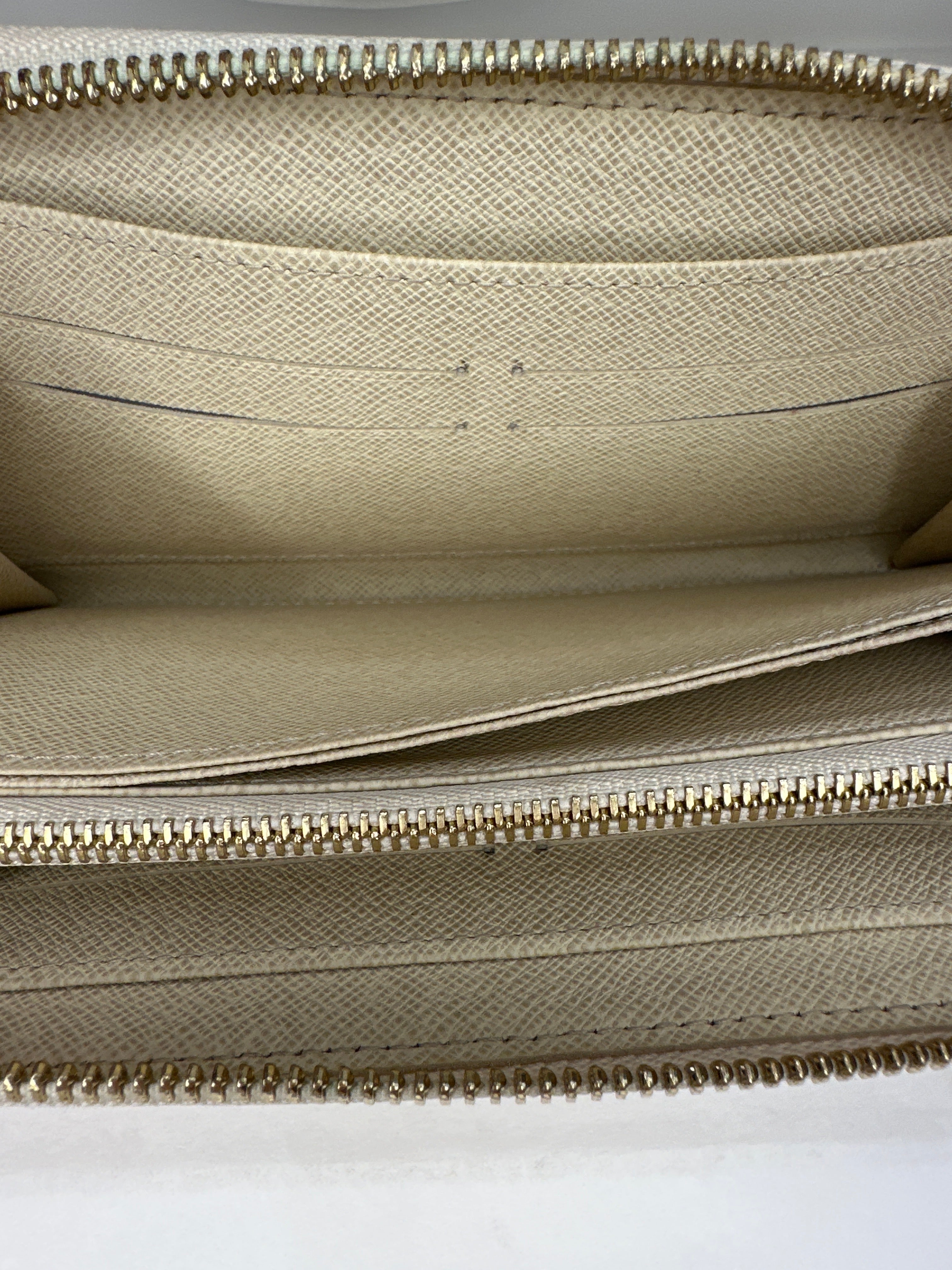 Louis Vuitton Damier Azur Zippy Wallet 2012 - with authentication card