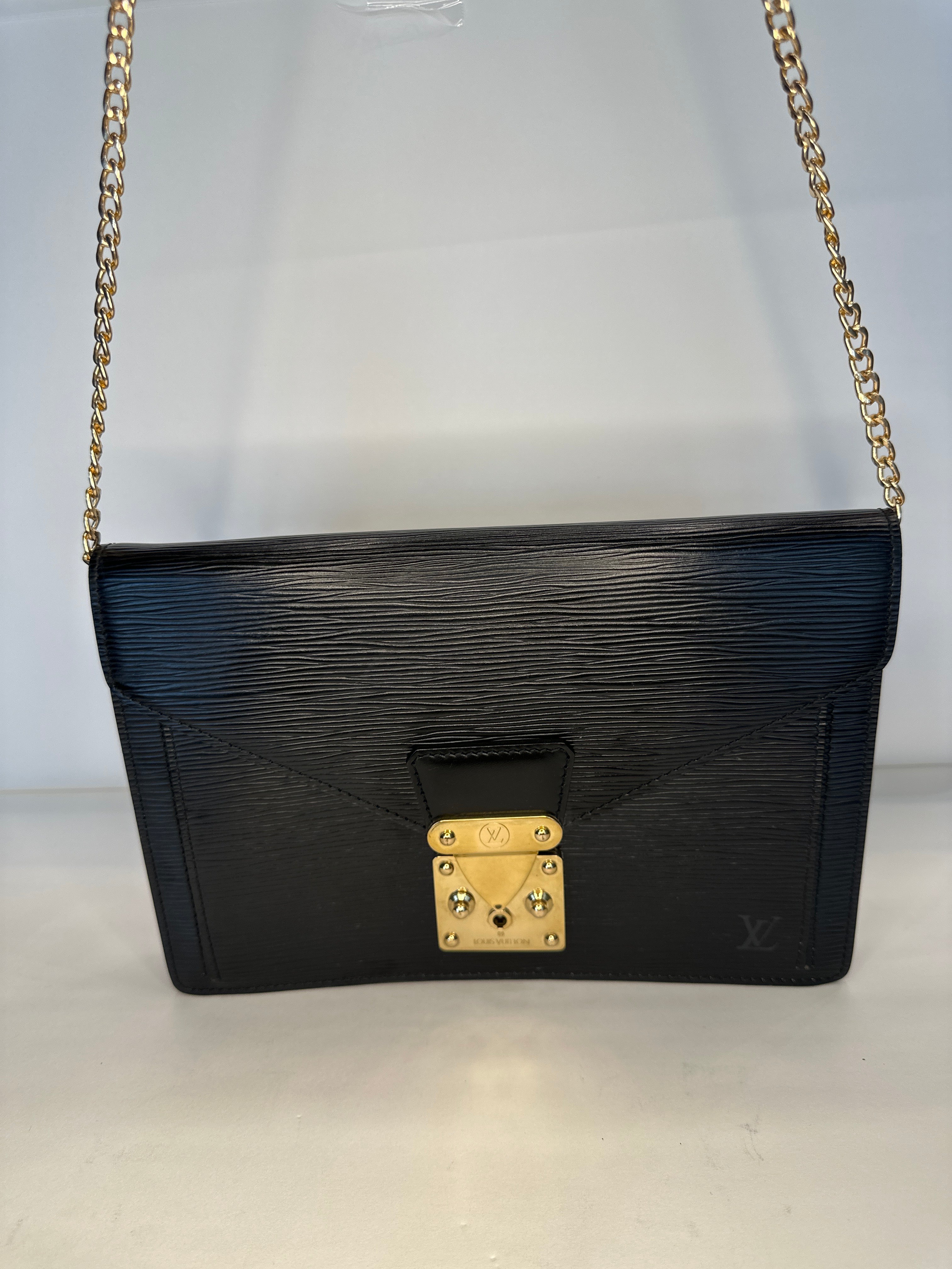 Louis Vuitton Epi Série Dragonne Clutch Bag – Black (Noir)