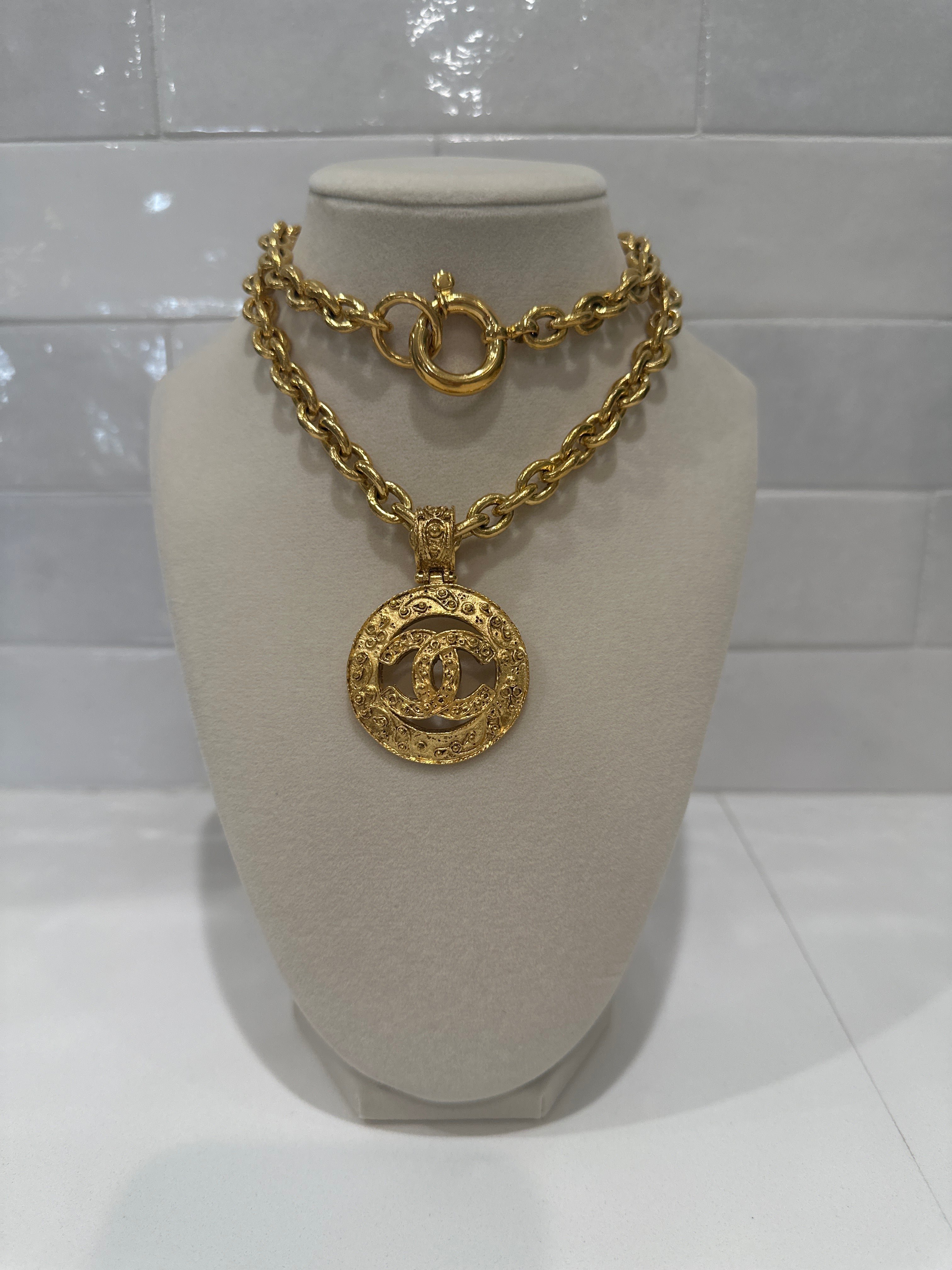 CHANEL CC Logo Round Vintage Necklace 26" Gold Tone